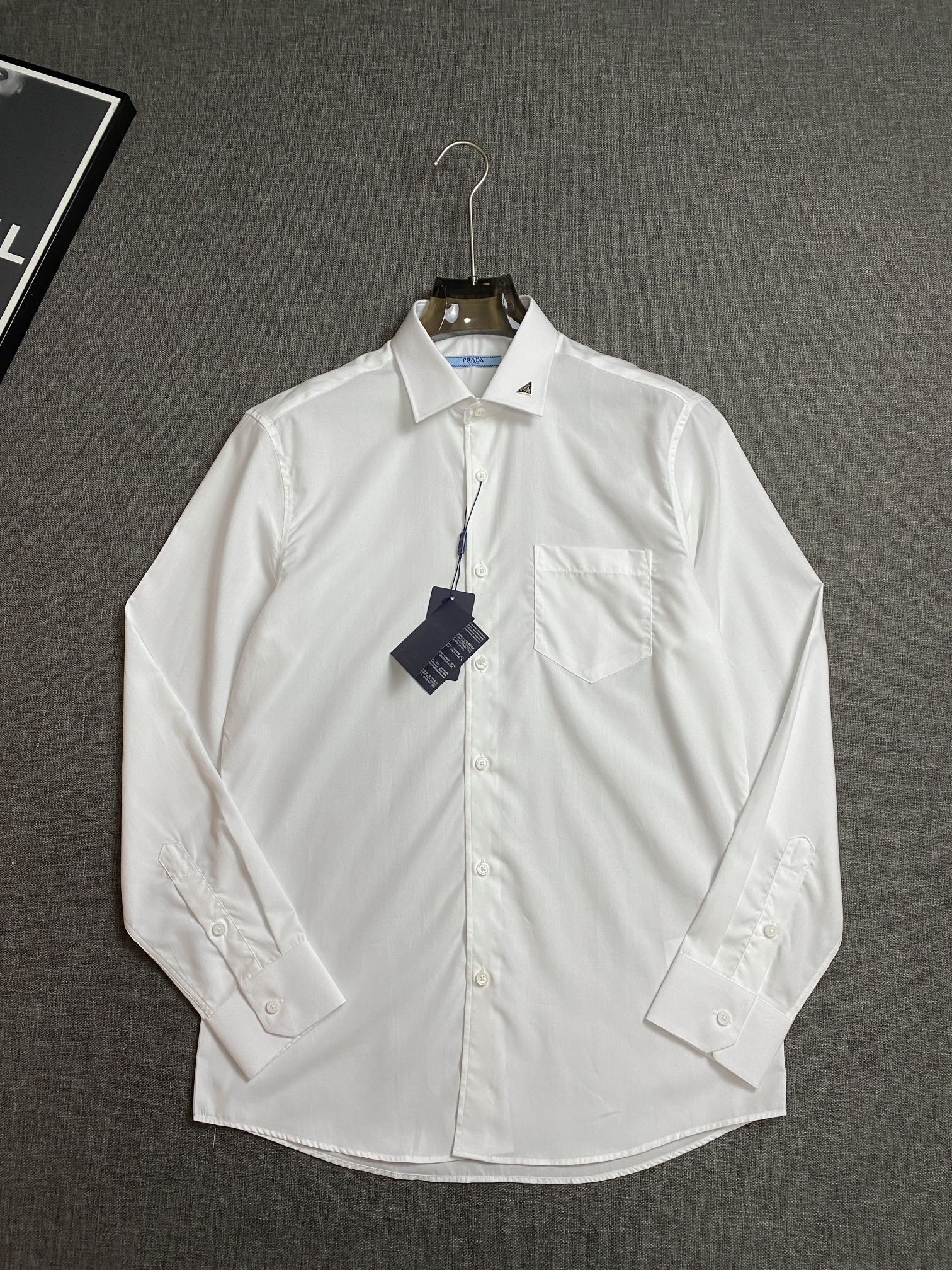 秋冬服の通販 プラダ ワイシャツ トップス  メンズ