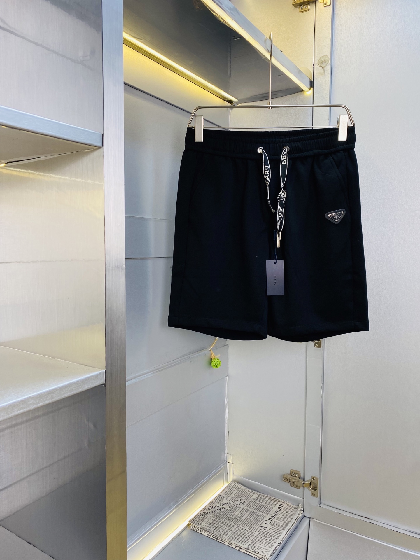 秋冬服の通販 プラダ ショートパンツ ズボン メンズ