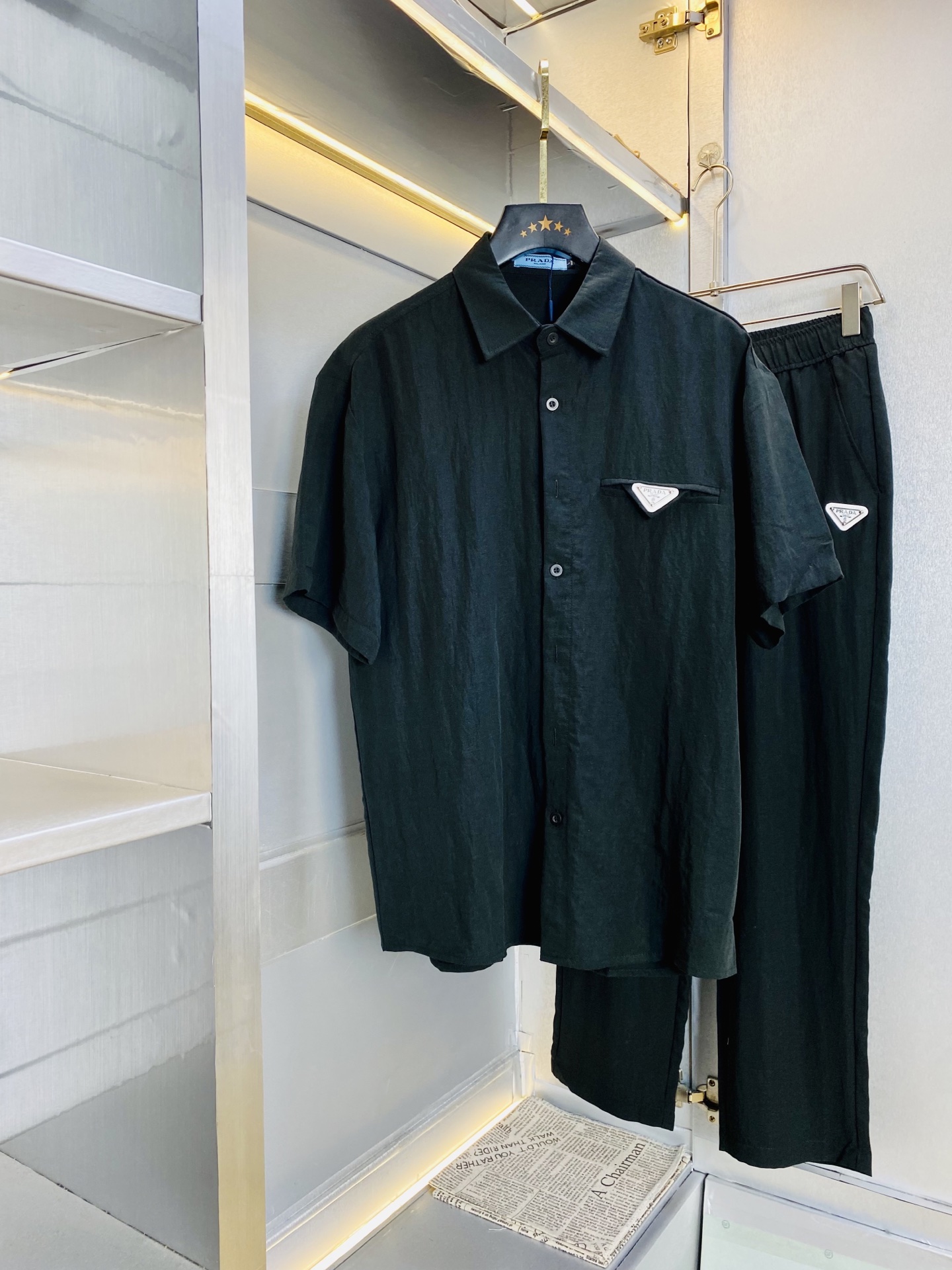 秋冬服の通販 プラダ 上下服 セットアップ メンズ