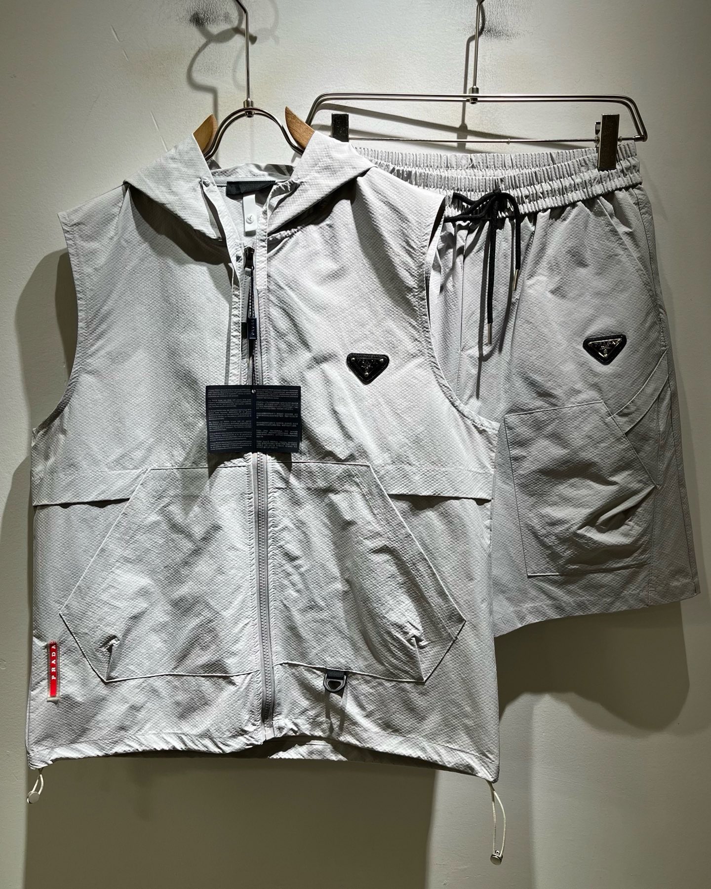 秋冬服の通販 プラダ 上下服 セットアップ