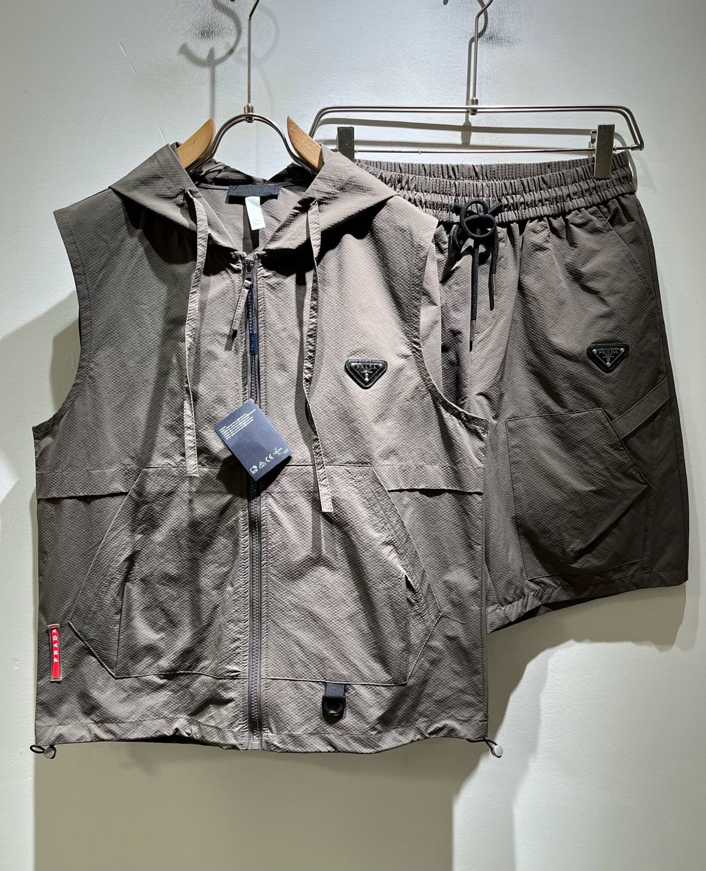 秋冬服の通販 プラダ 上下服 セットアップ