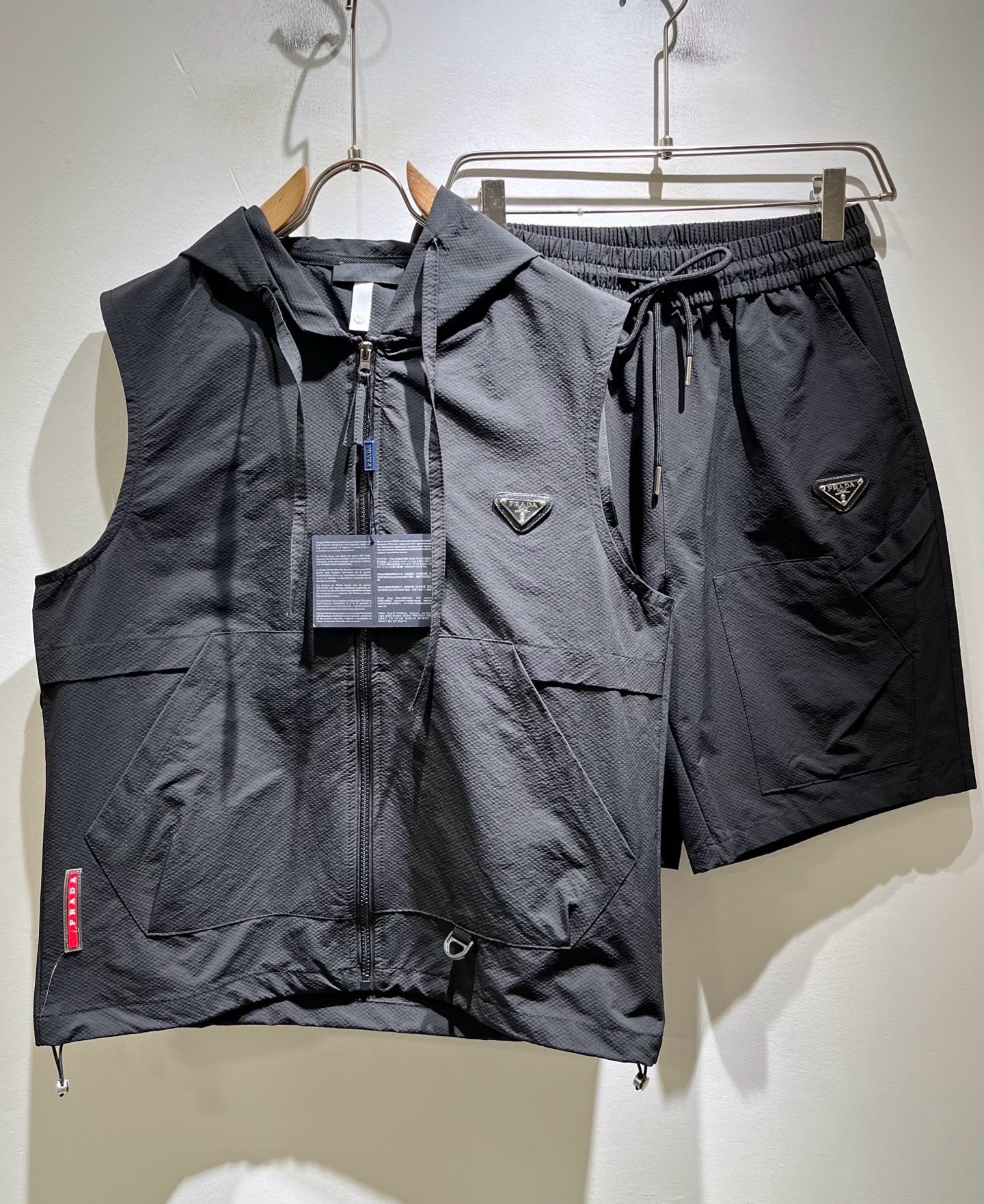 秋冬服の通販 プラダ 上下服 セットアップ