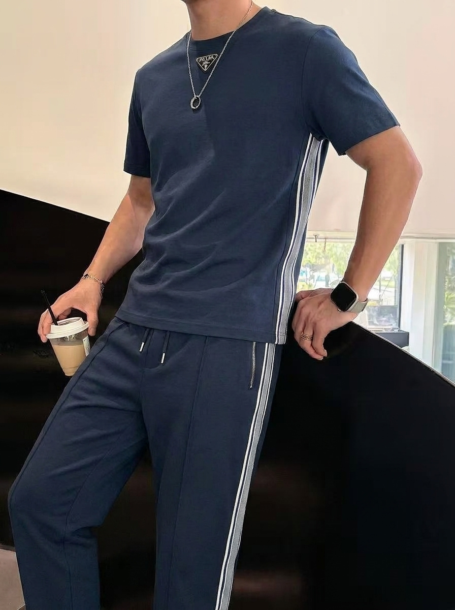 秋冬服の通販 プラダ 上下服 セットアップ  メンズ