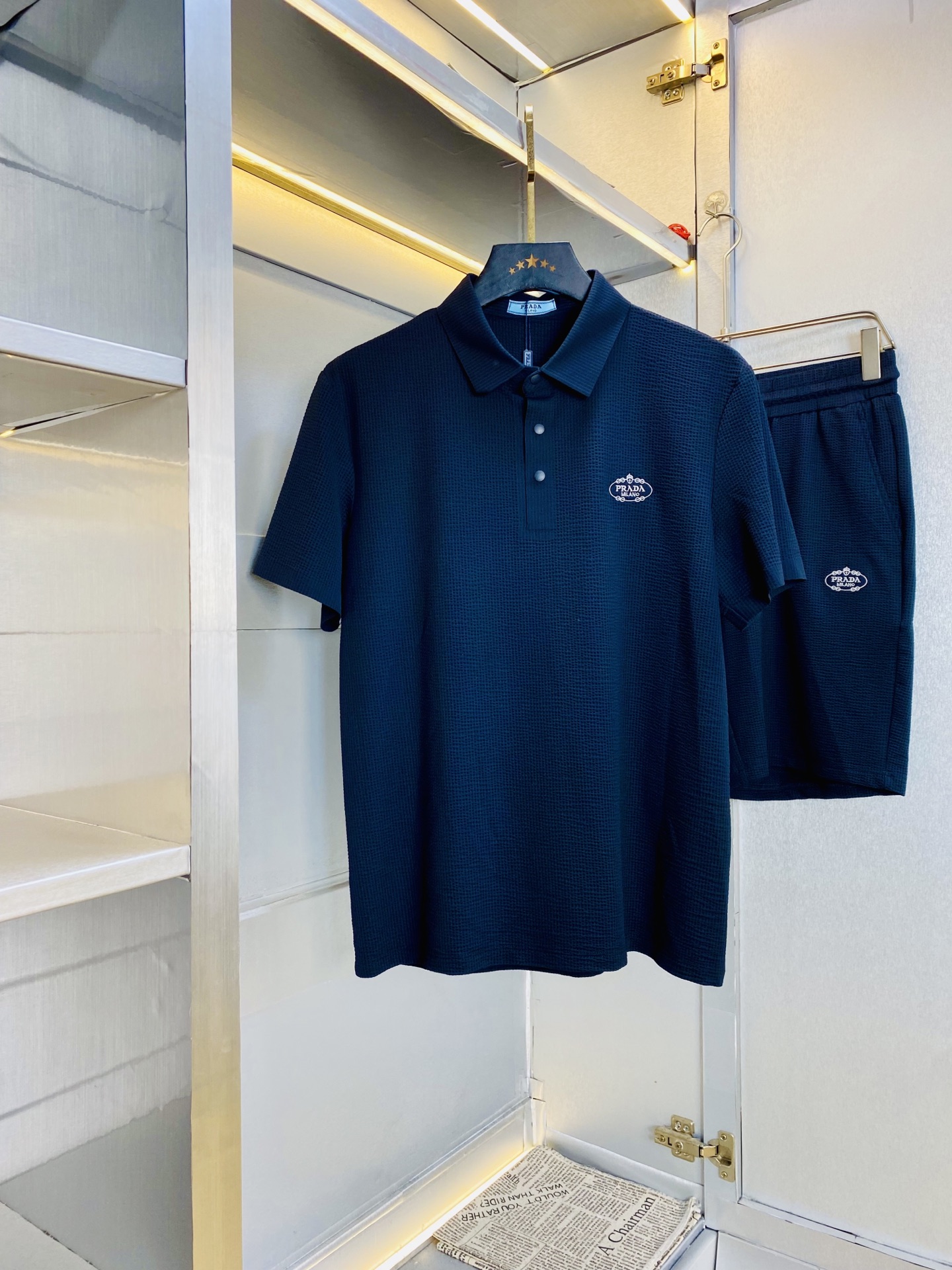 秋冬服の通販 プラダ 上下服 セットアップ メンズ