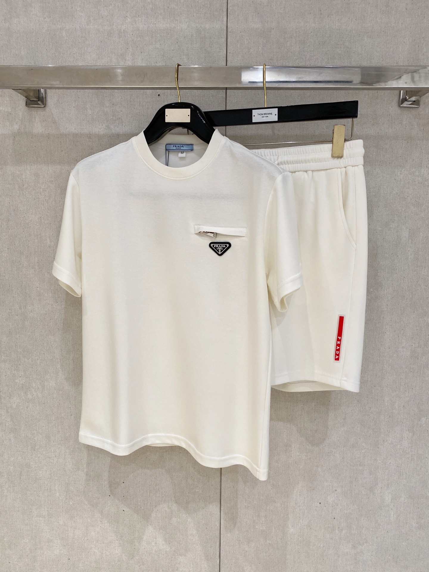 秋冬服の通販 プラダ 上下服 セットアップ  メンズ