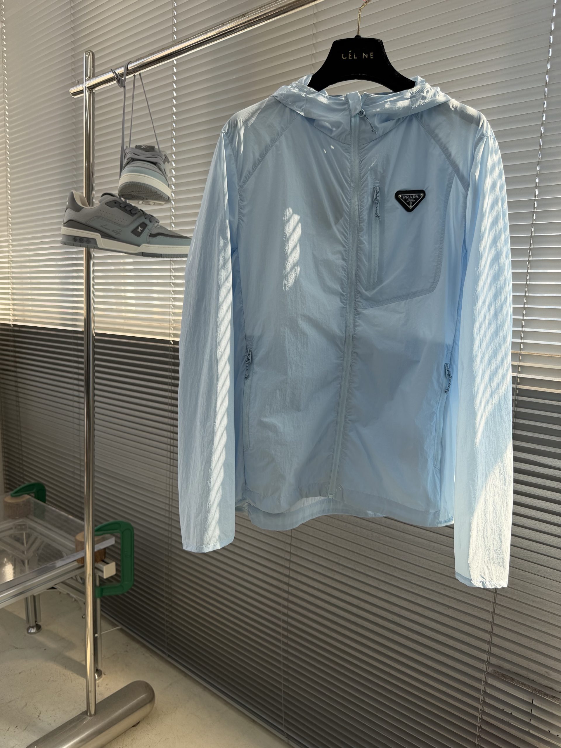 秋冬服の通販 プラダ トップス/アウター 恋人