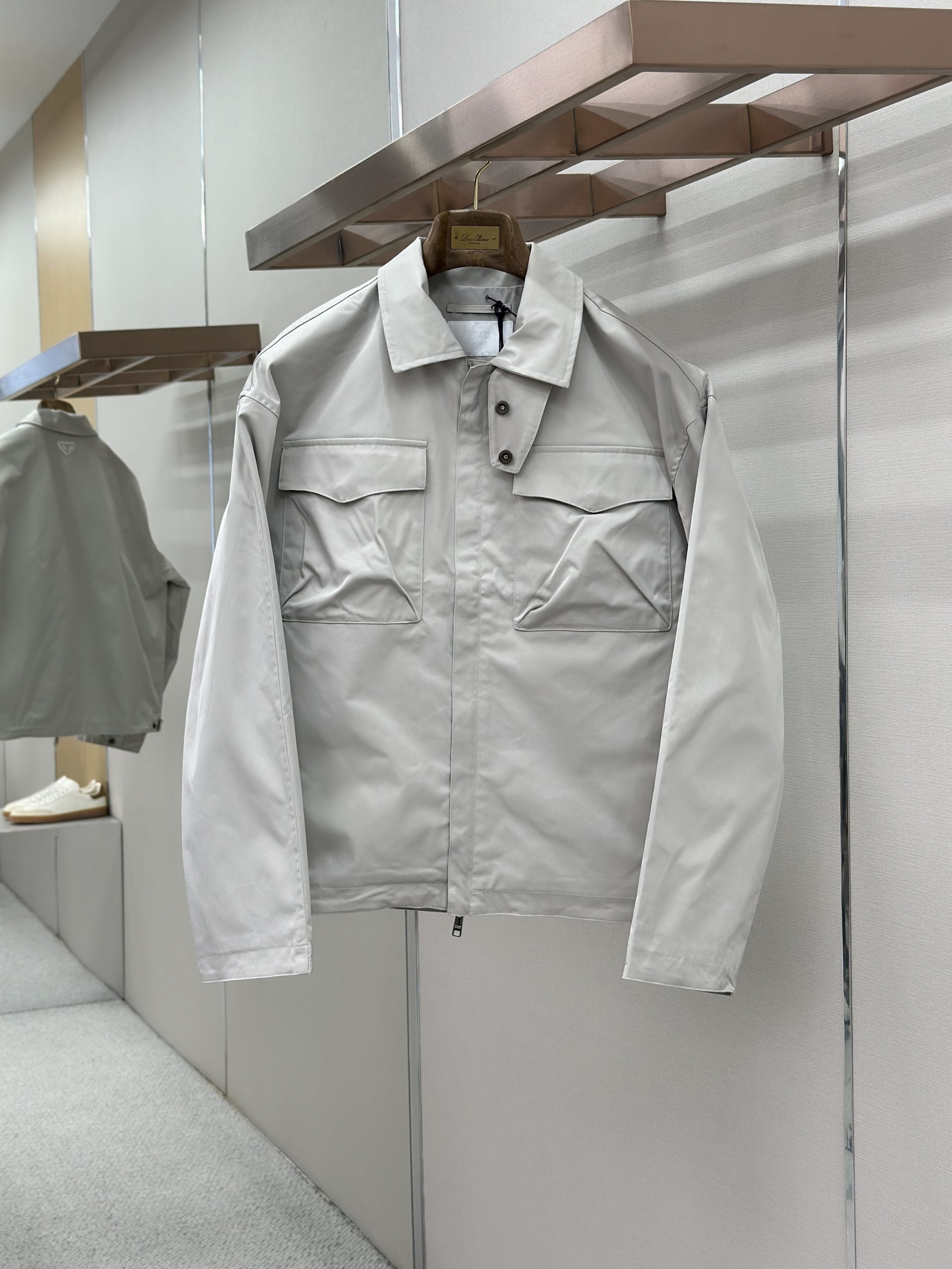 秋冬服の通販 プラダ トップス/アウター メンズ