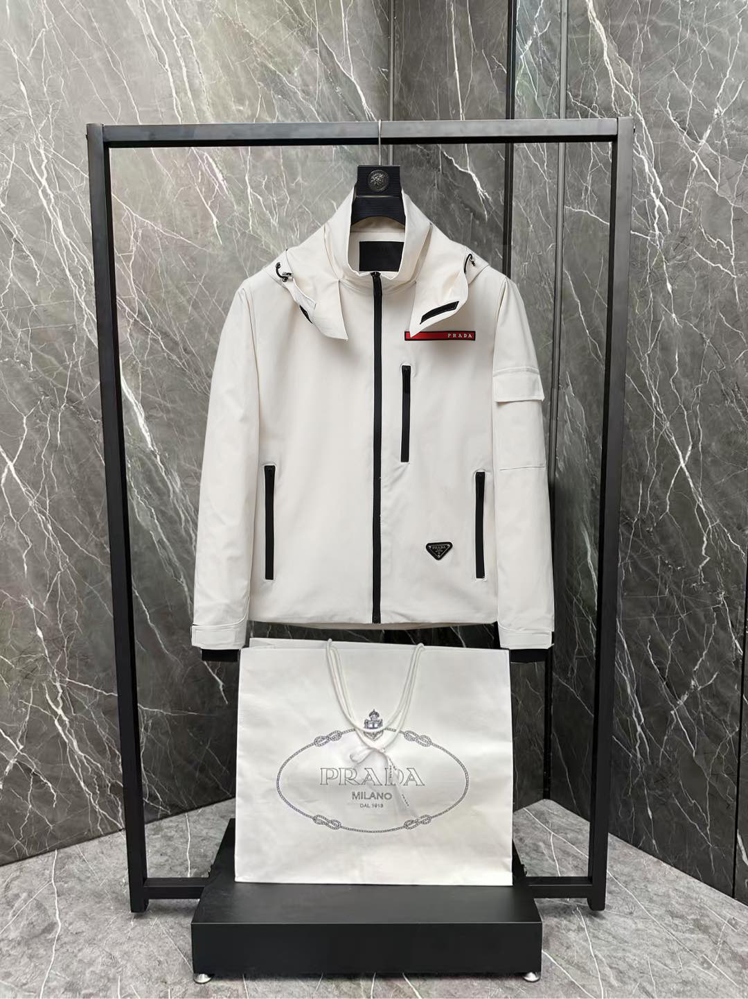 秋冬服の通販 プラダ トップス/アウター  メンズ