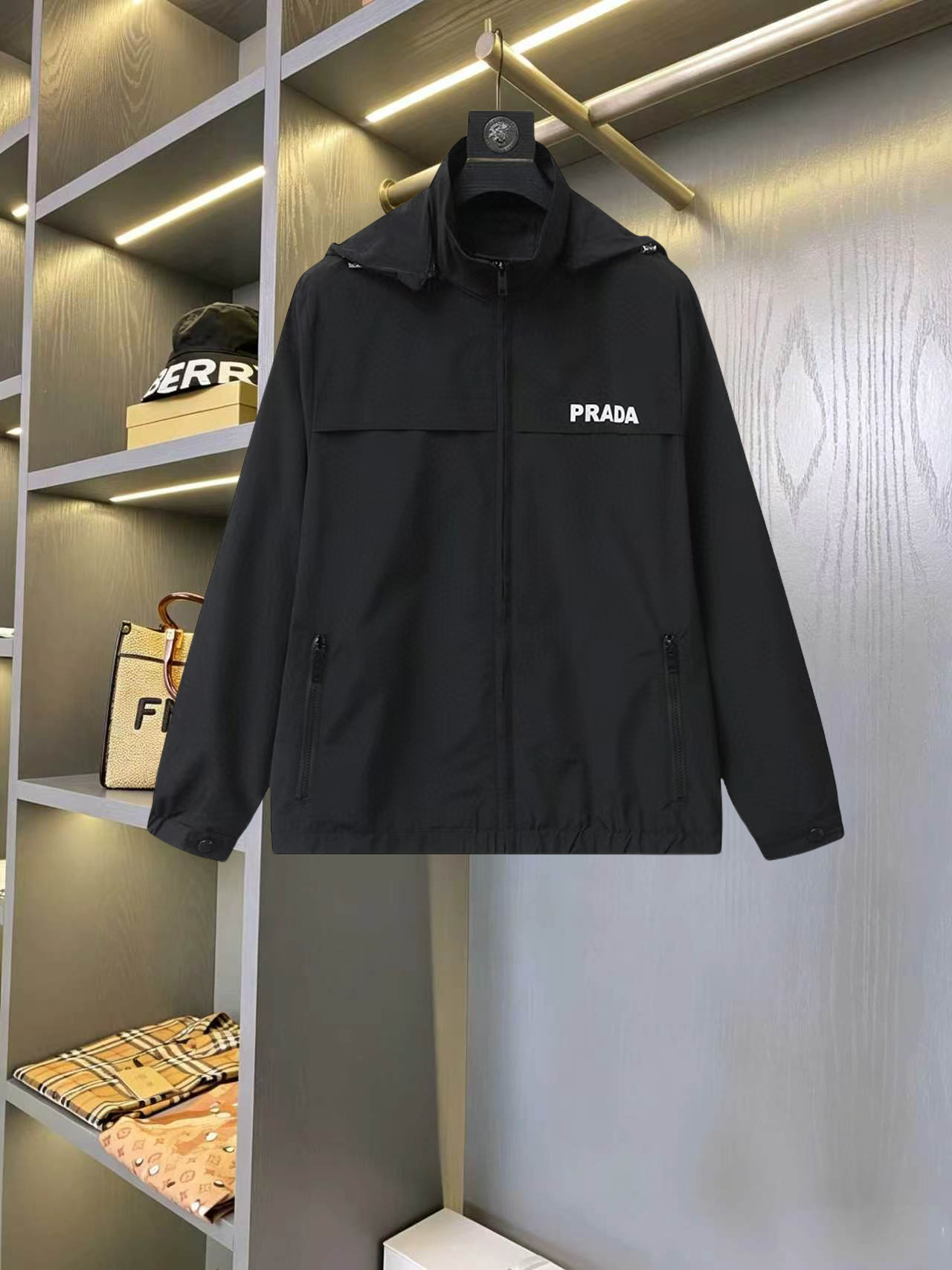 秋冬服の通販 プラダ トップス/アウター メンズ