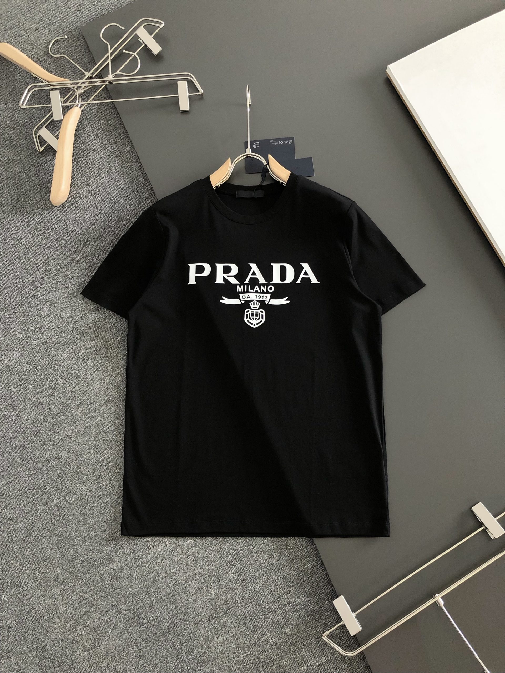 プラダ 半袖Tシャツ トップス