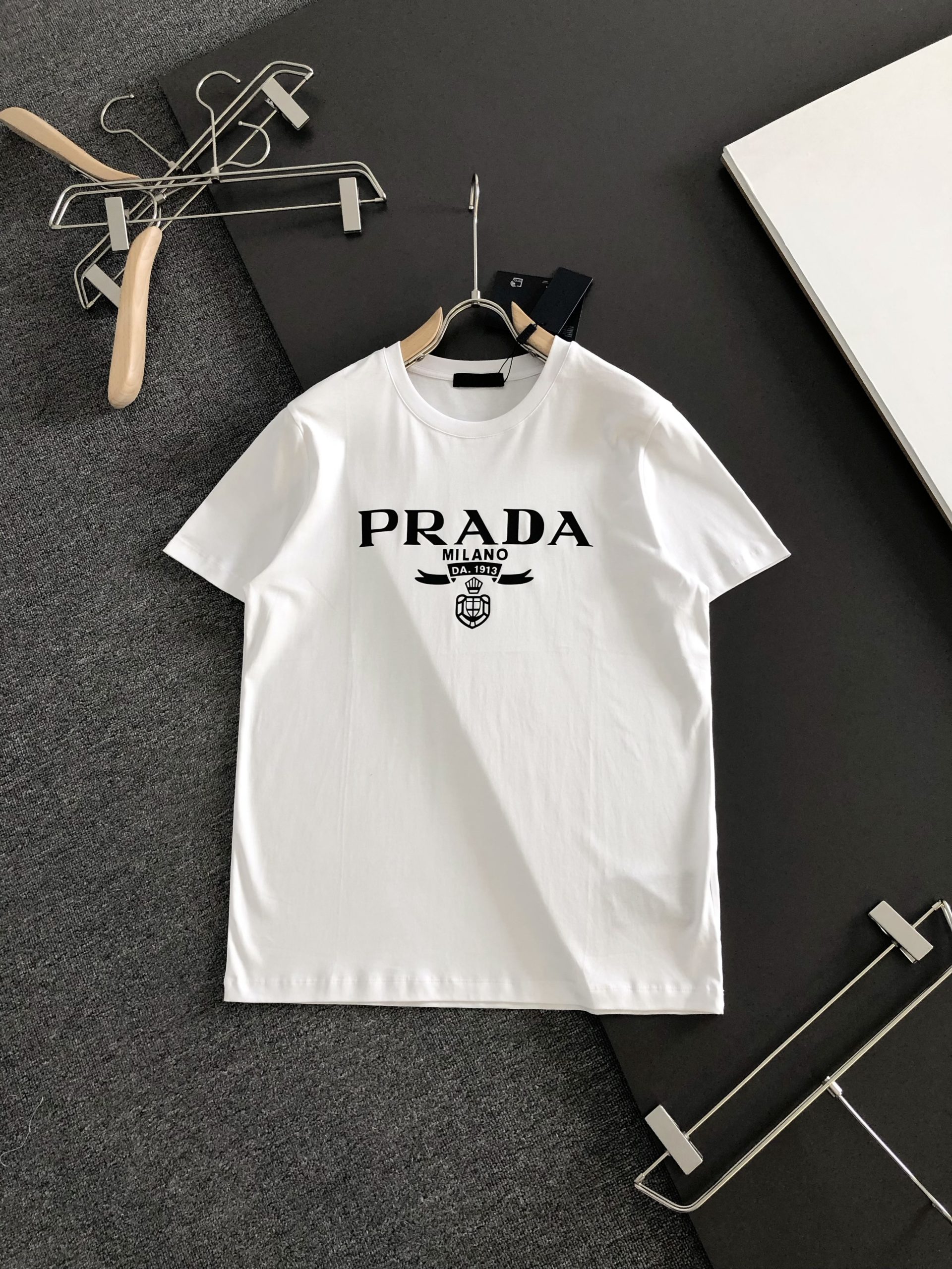 プラダ 半袖Tシャツ トップス