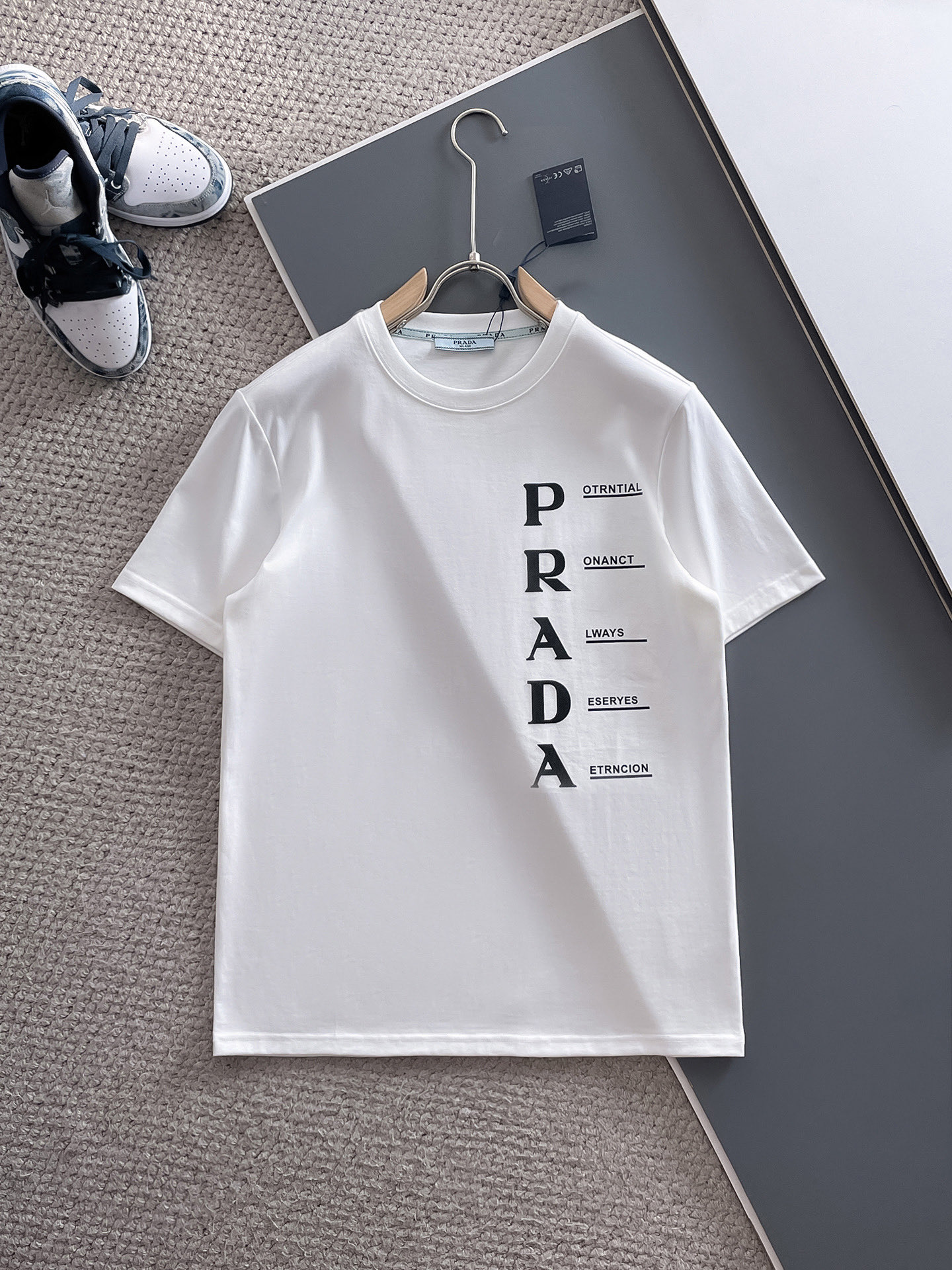 プラダ 半袖Tシャツ トップス