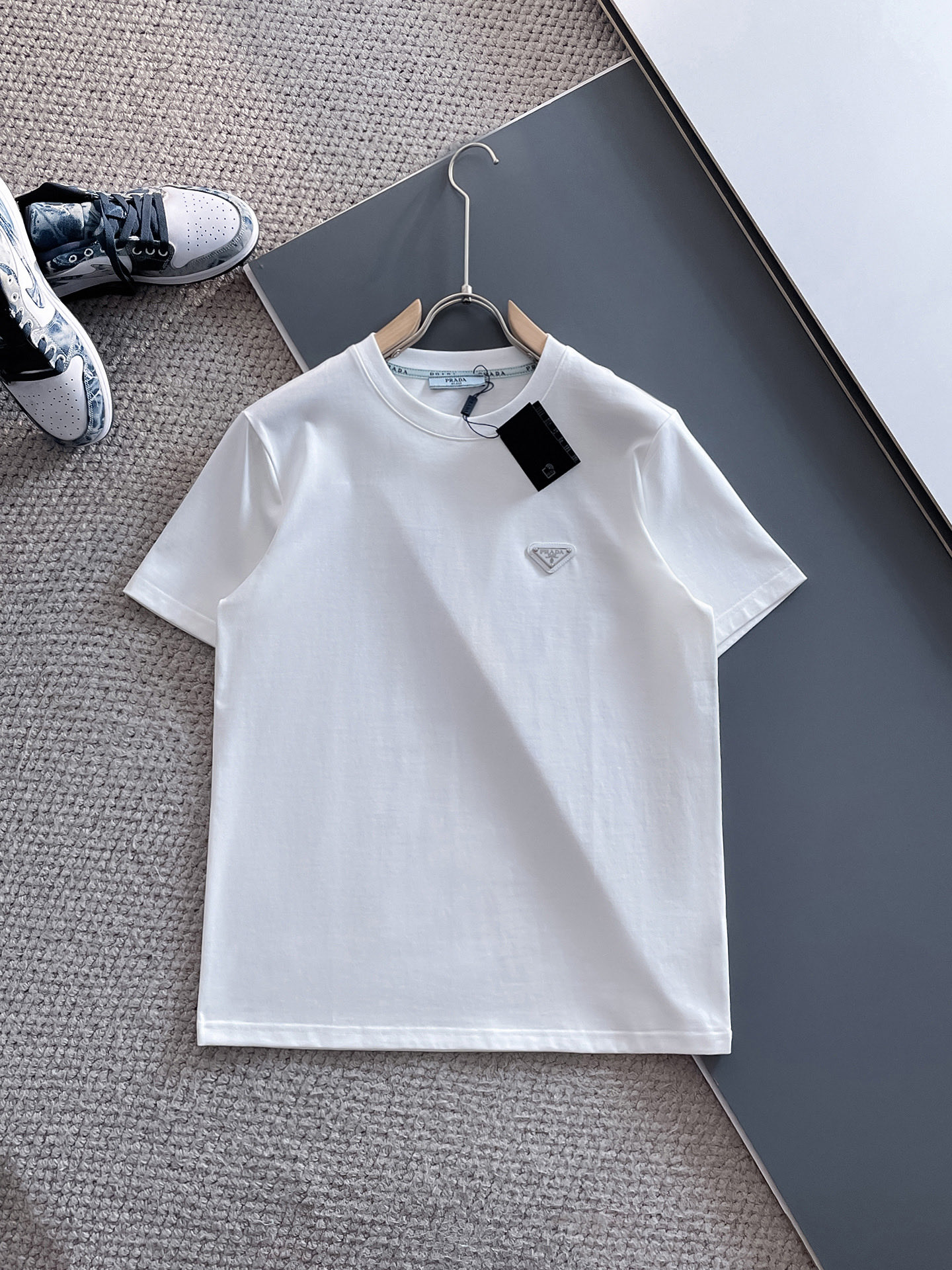 プラダ 半袖Tシャツ トップス