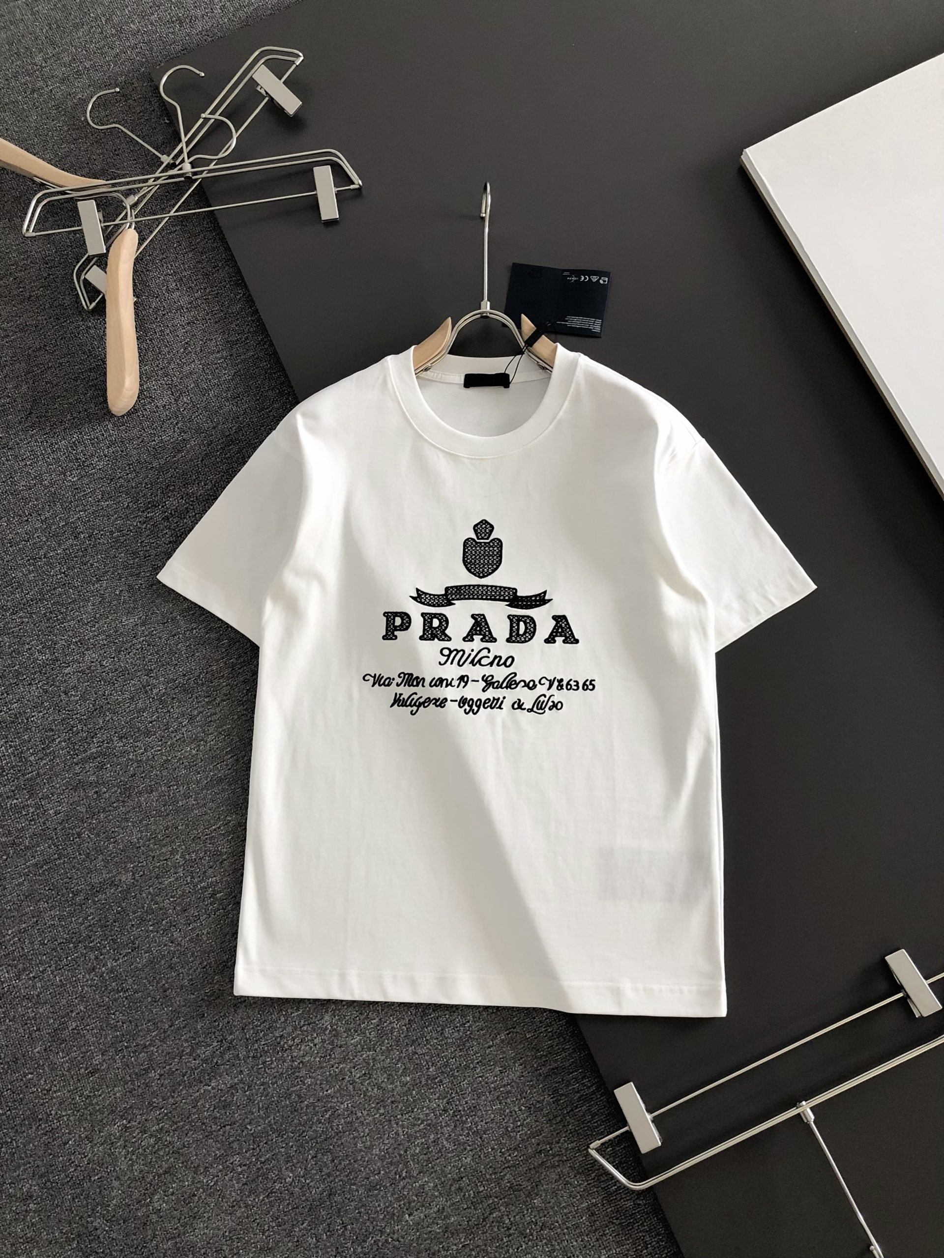 プラダ 半袖Tシャツ トップス