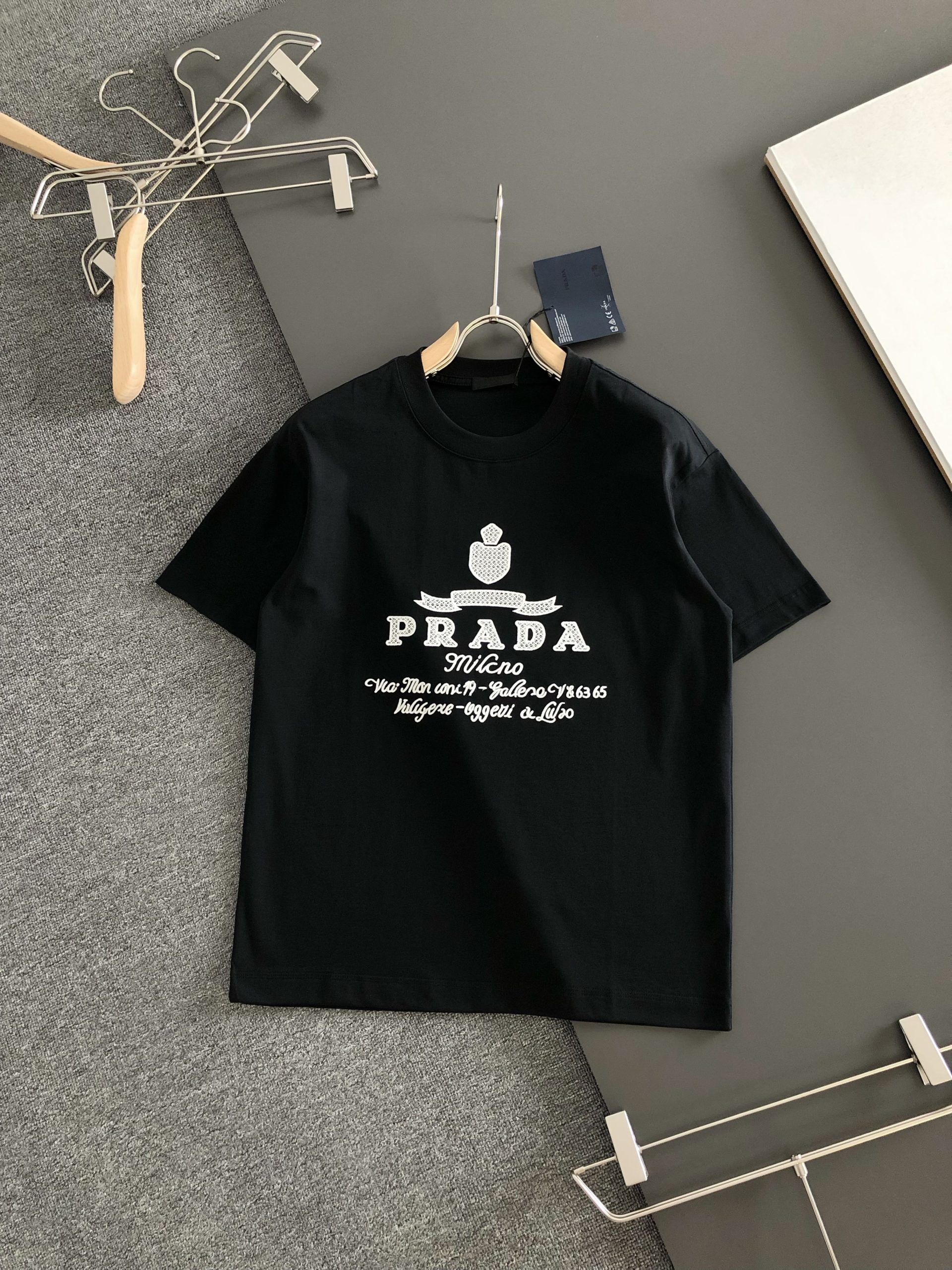 プラダ 半袖Tシャツ トップス