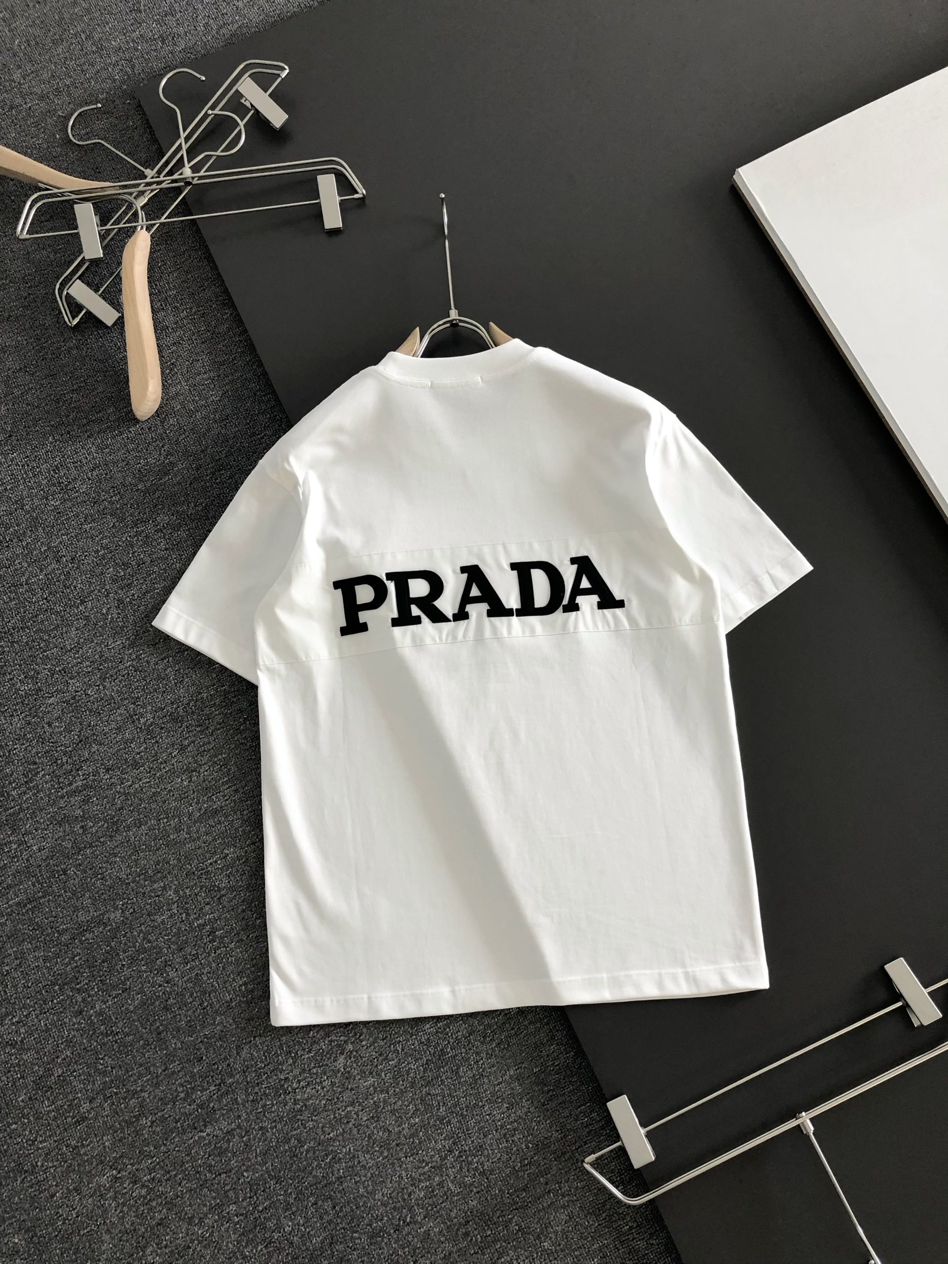 プラダ 半袖Tシャツ トップス