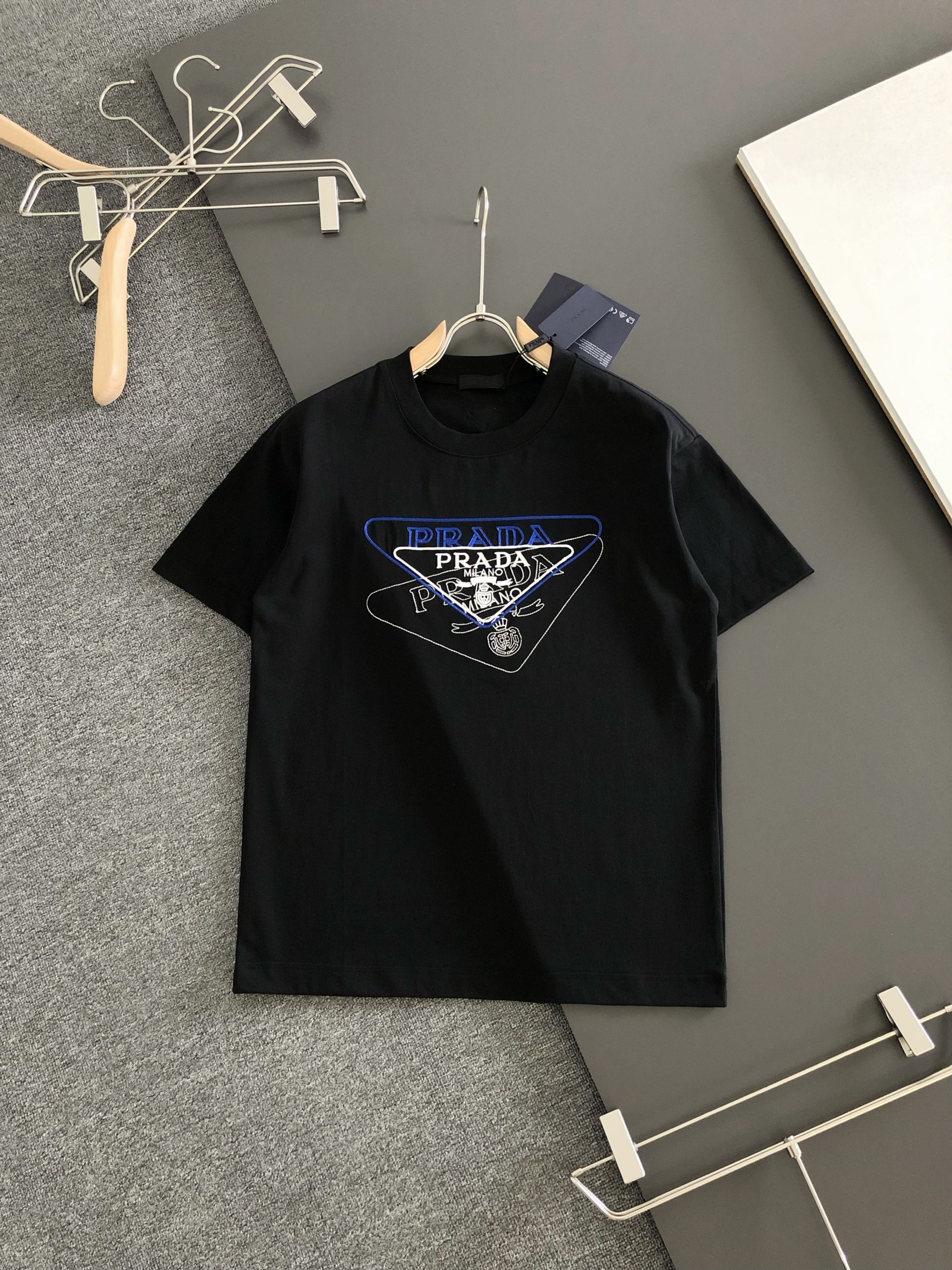 プラダ 半袖Tシャツ トップス