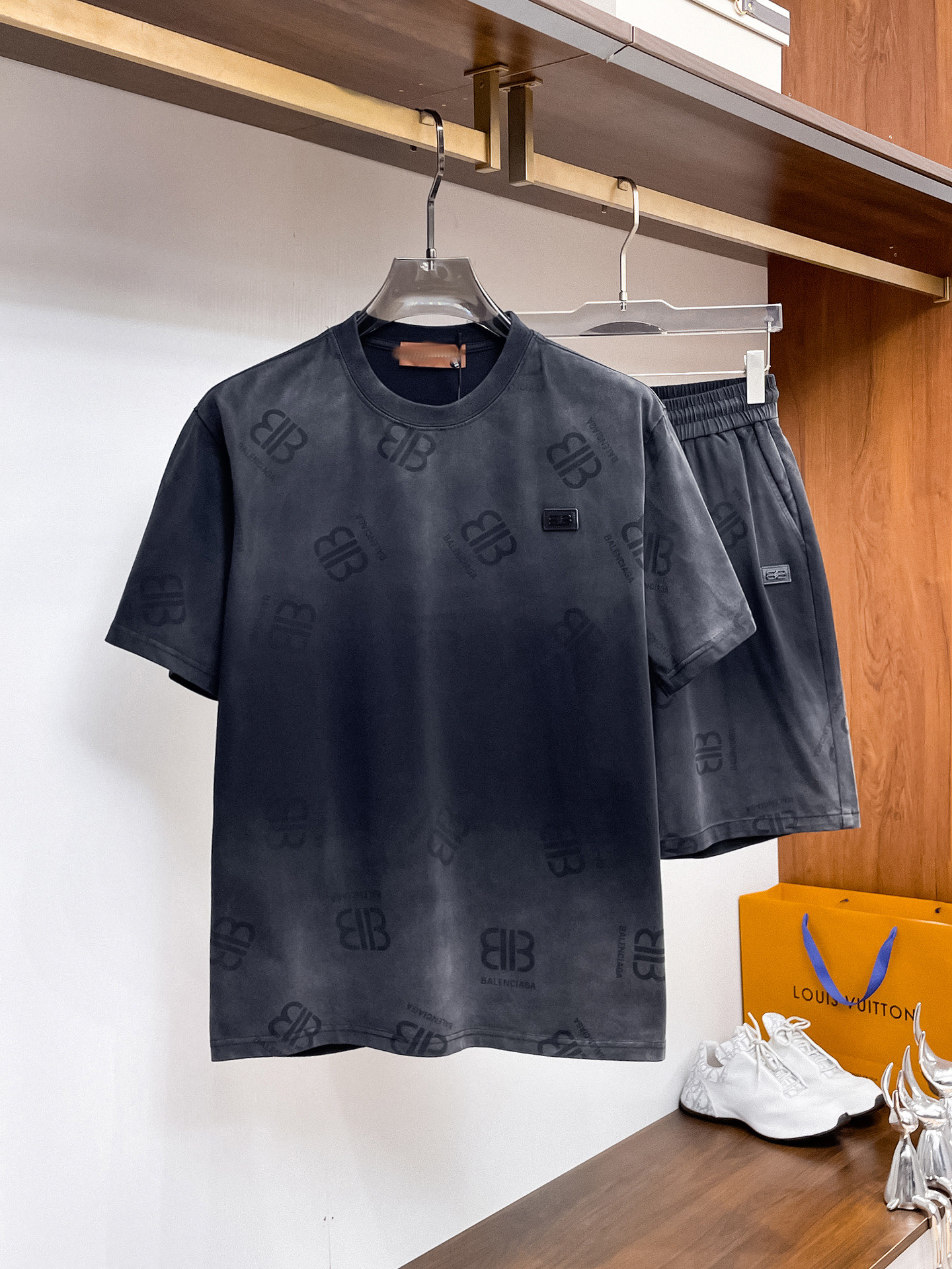 バレンシアガ 上下服 セットアップ メンズ
