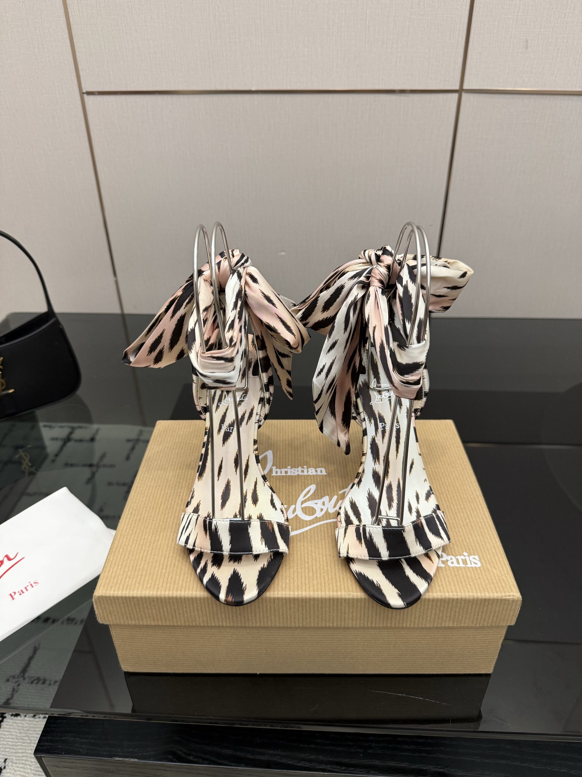人気ランキング クリスチャン ルブタン シューズ ヒールパンプス