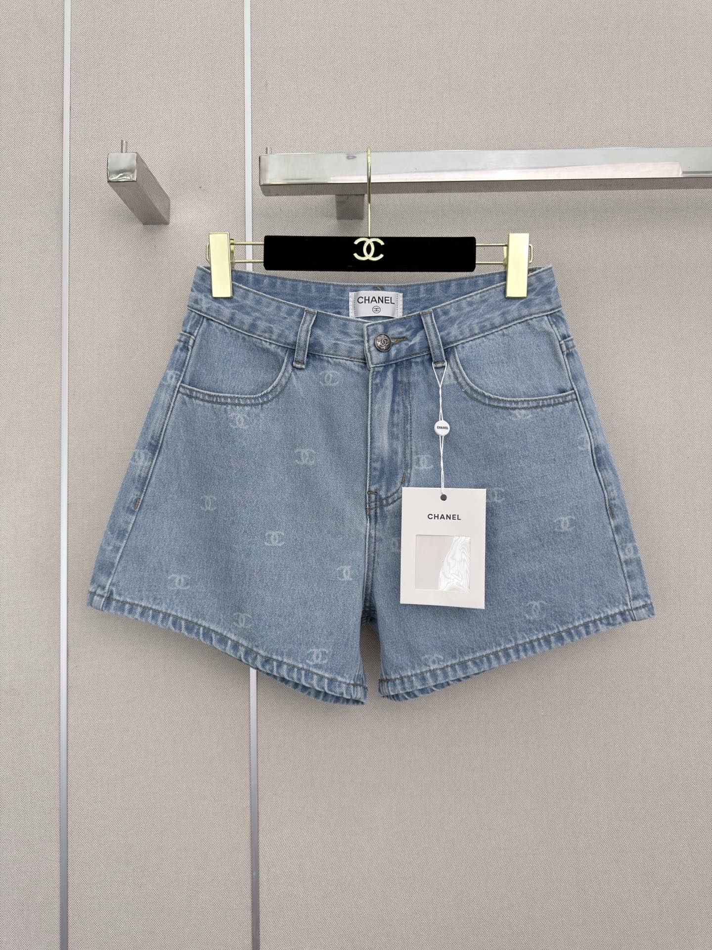 シャネル ショートパンツ ズボン?