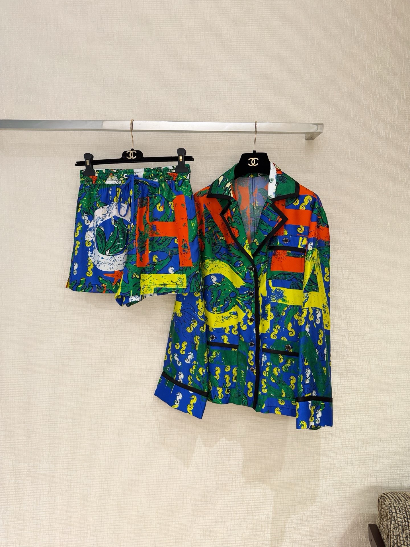 シャネル 上下服 ブレザーセット?