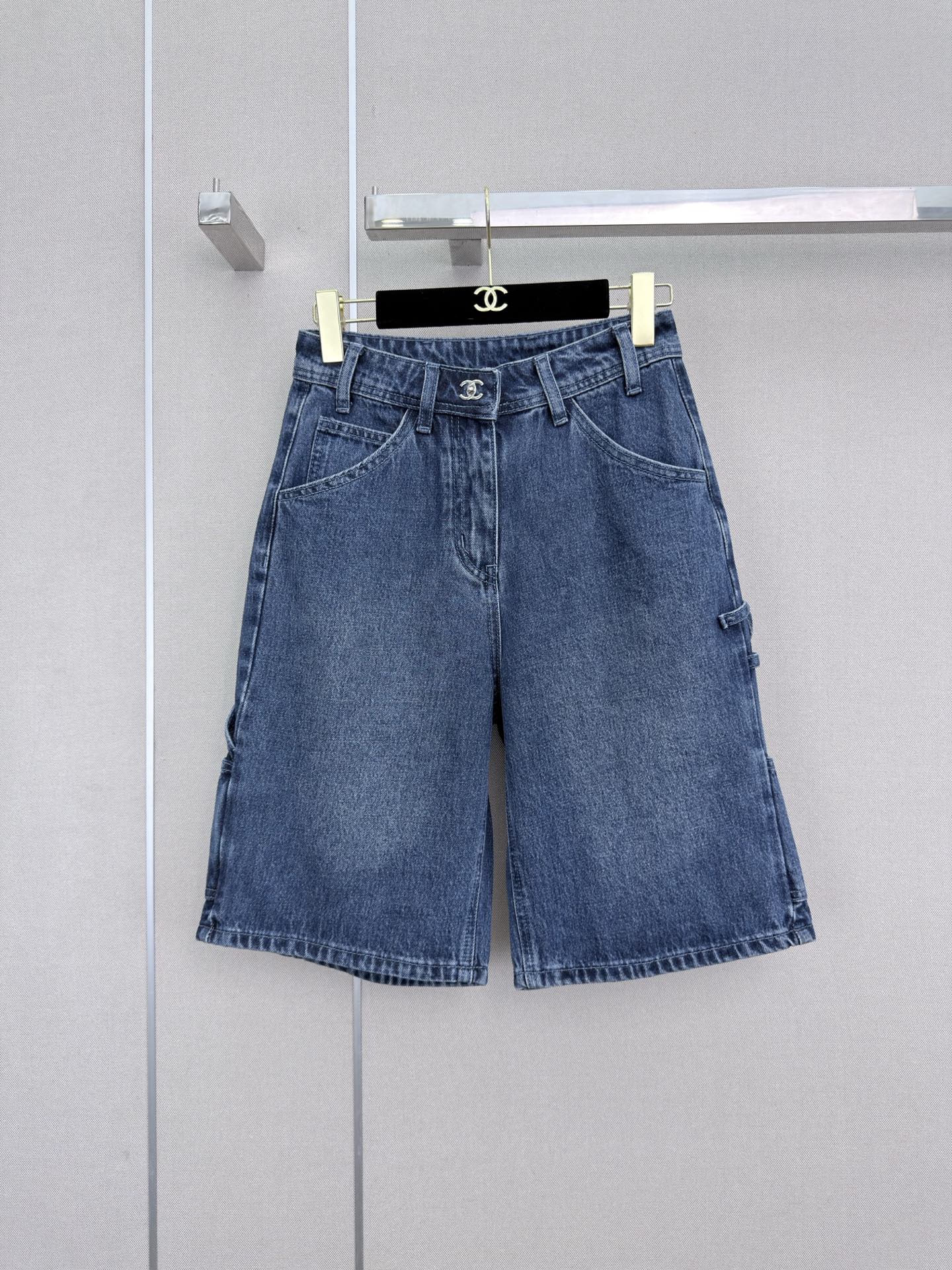 シャネル ショートパンツ ズボン?