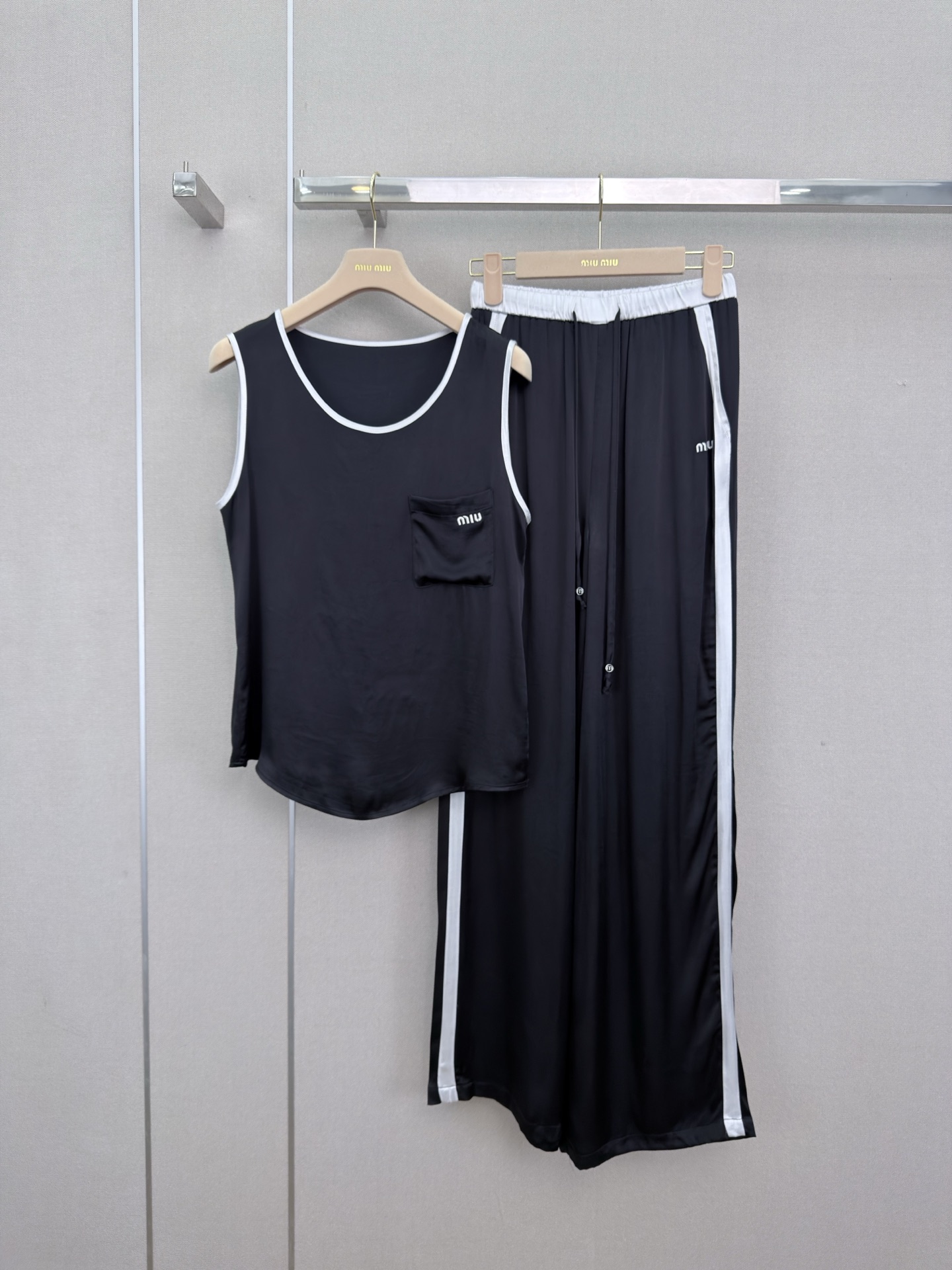 ミュウミュウ 上下服 セットアップ?
