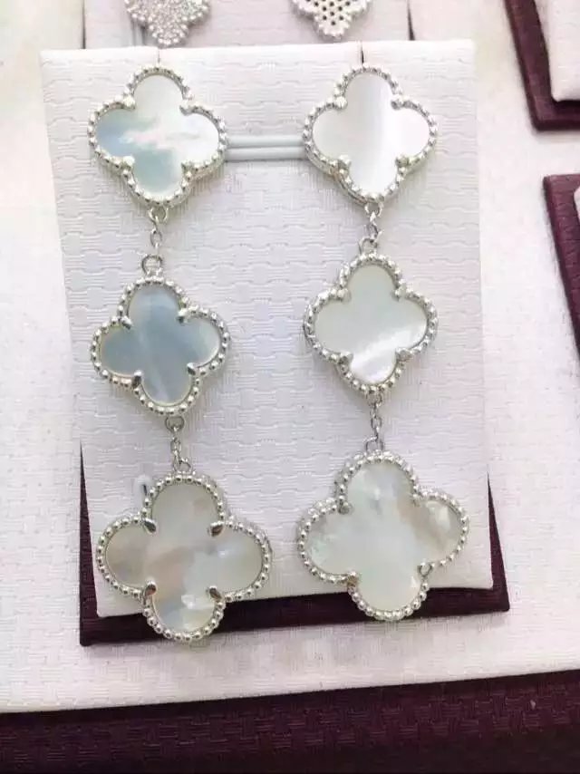 Van Cleef & Arpels ヴァン クリーフ＆アーペル イヤリング ピアス