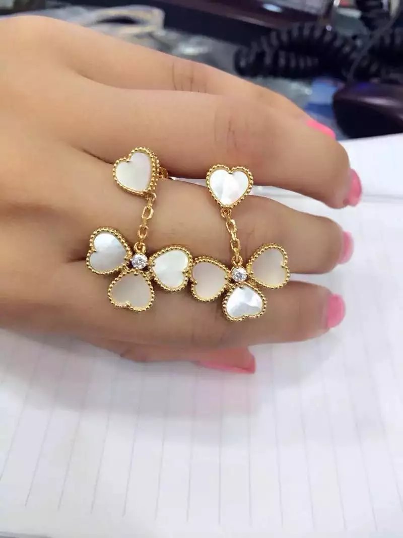 Van Cleef & Arpels ヴァン クリーフ&アーペル イヤリング ピアス