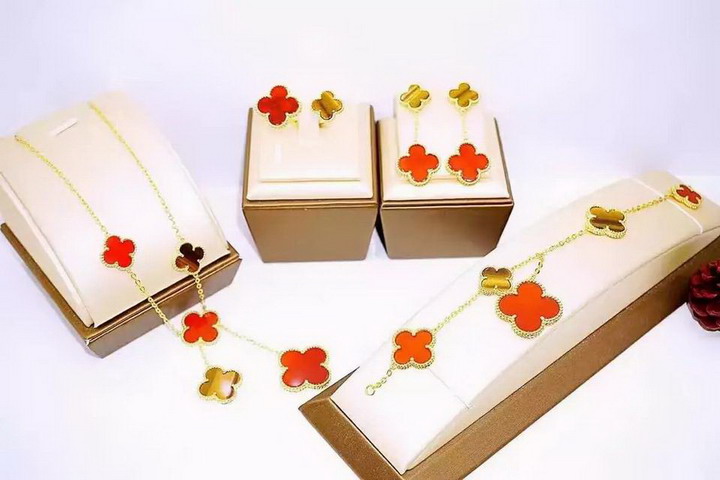 Van Cleef & Arpels ヴァン クリーフ&アーペル 4点セット Van