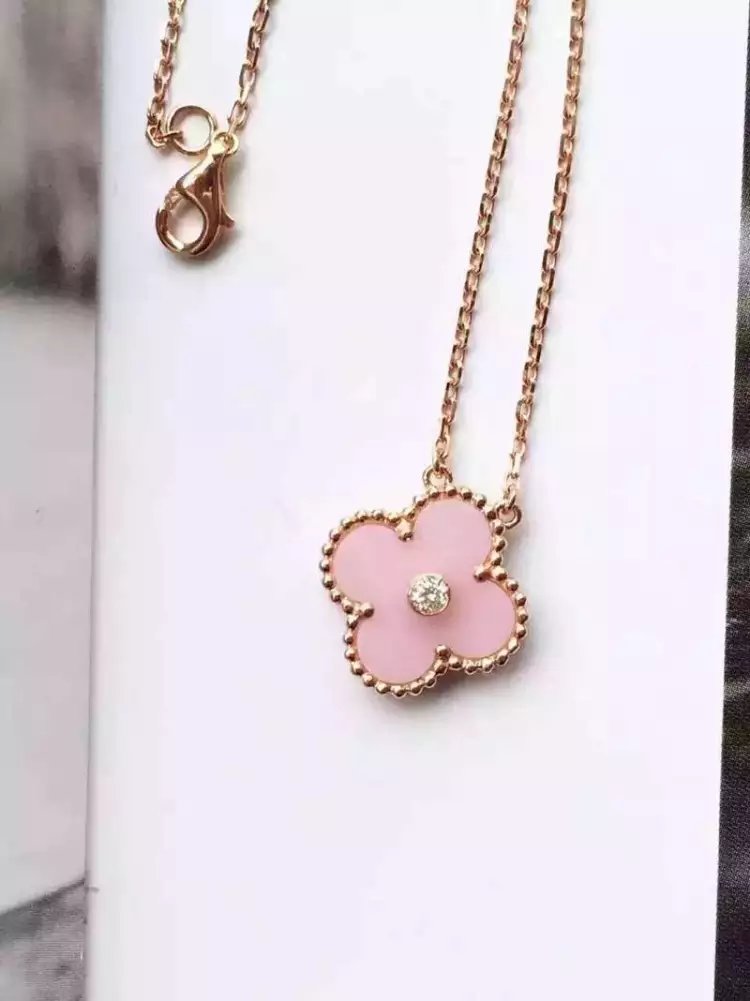 新品入荷 Van Cleef & Arpels ヴァン クリーフ＆アーペル ネックレス