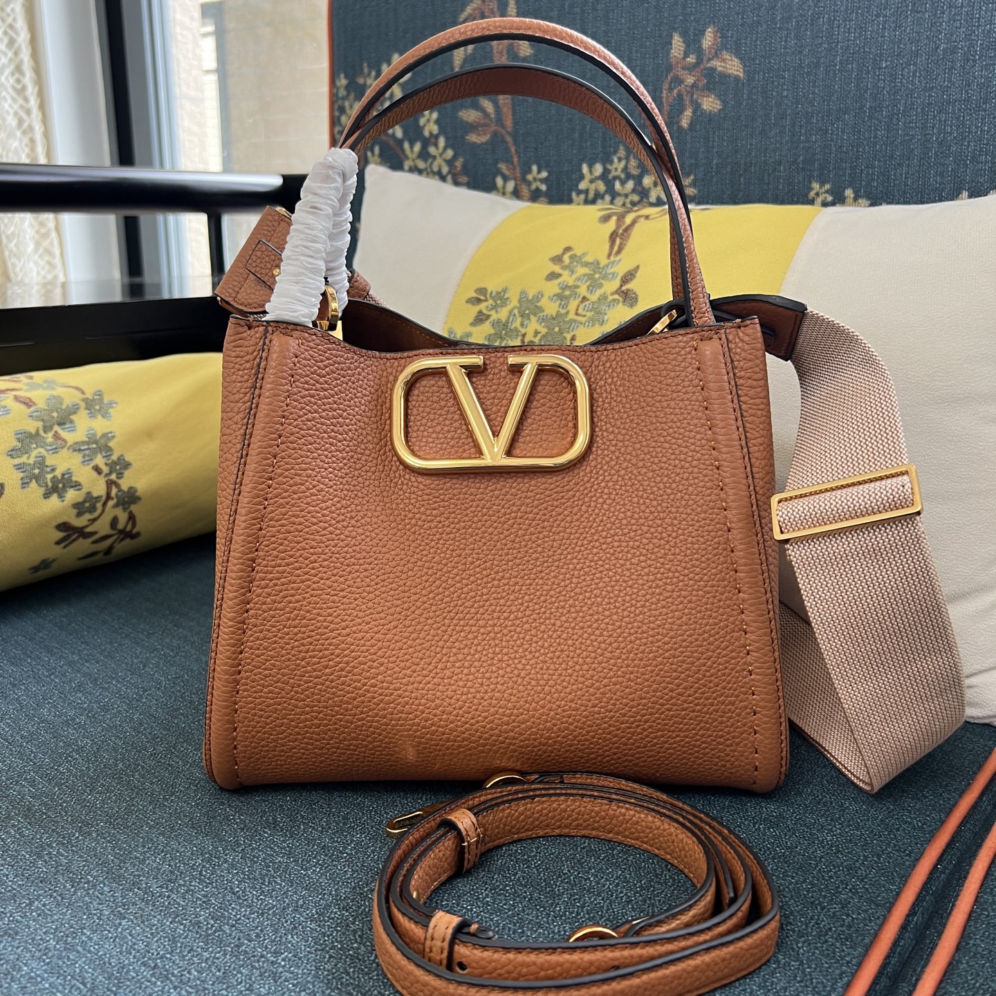 ヴァレンティノ カバン バッグ 2WAYショルダーハンドバッグ VLOGO SIGATURE 2606
