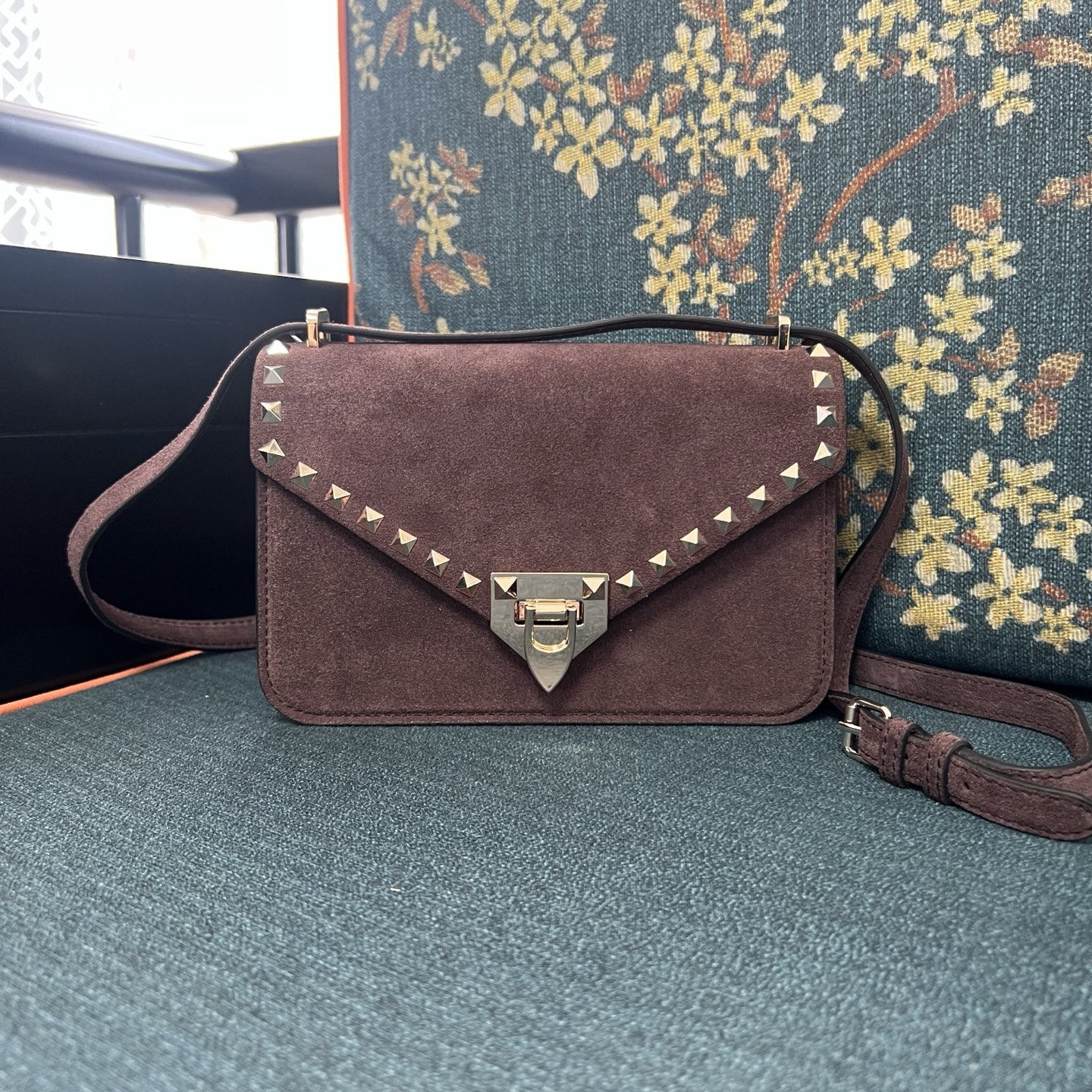 素敵 ヴァレンティノ カバン バッグ ショルダーハンドバッグ GARAVANI ROCKSTUD 2606