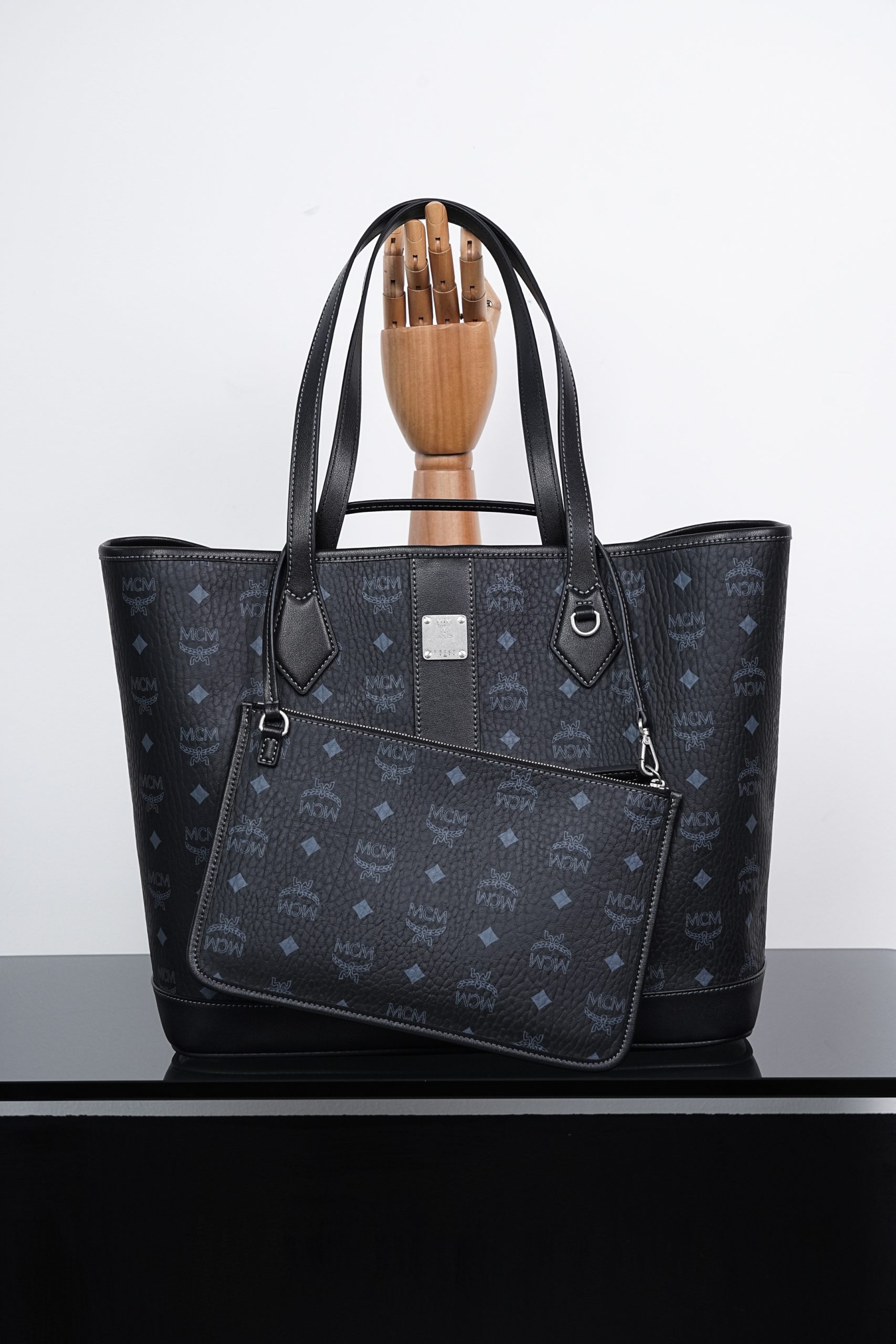 MCM(エムシーエム) カバン バッグハンド