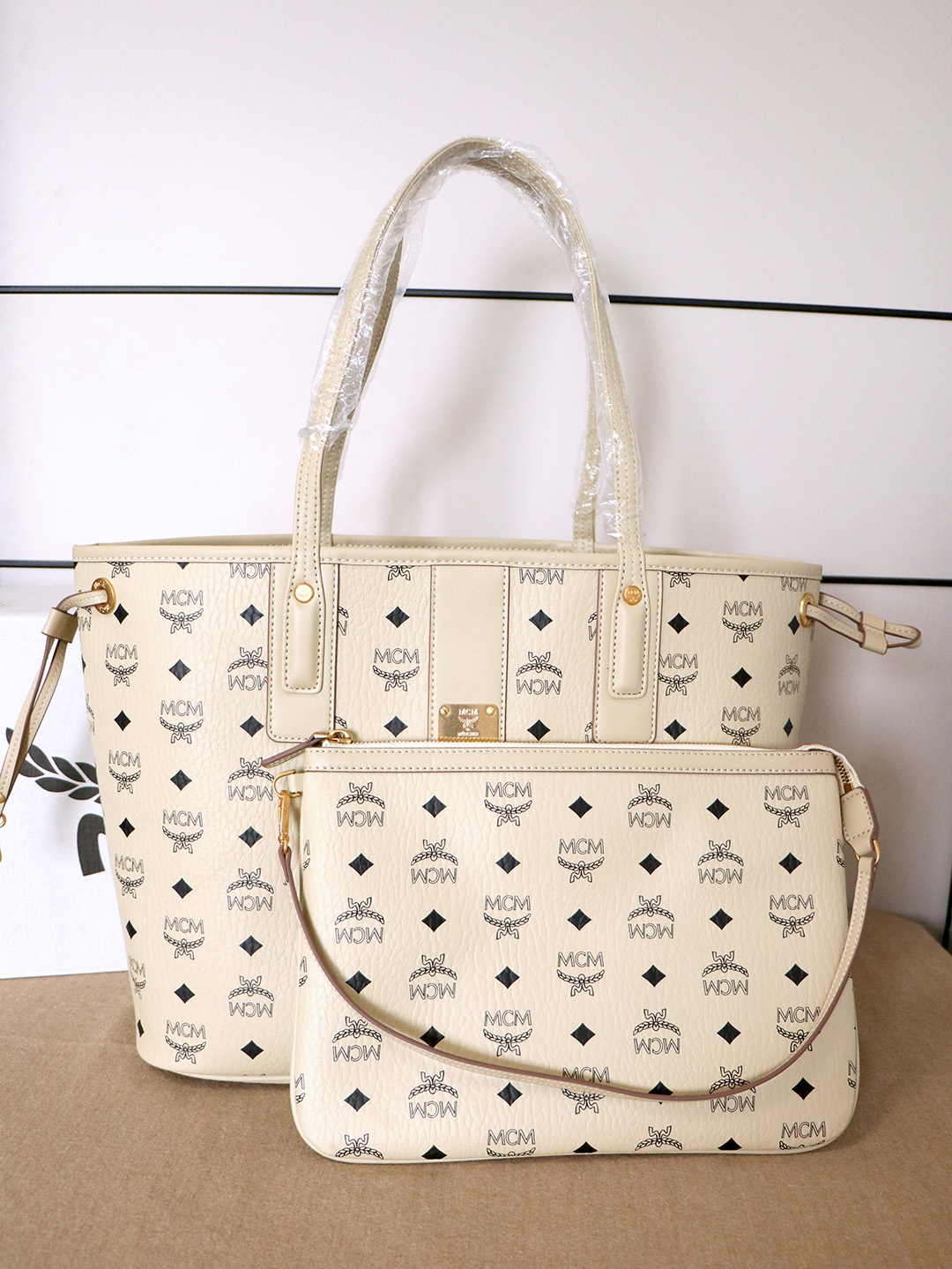 MCM(エムシーエム) カバン バッグハンド