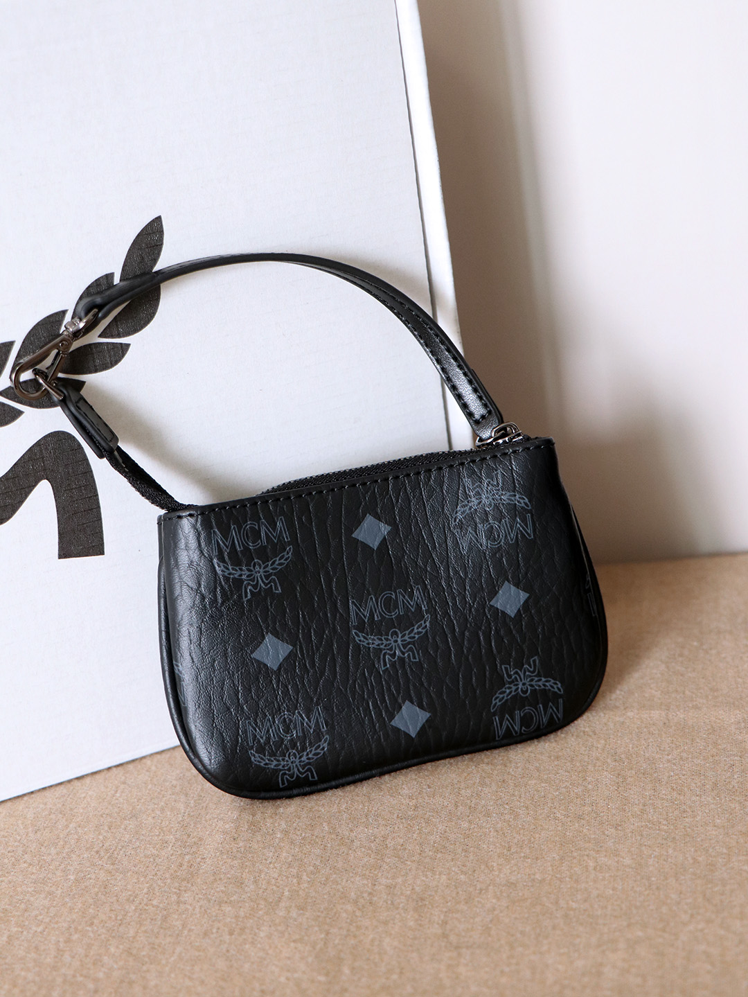 MCM(エムシーエム) カバン バッグハンド