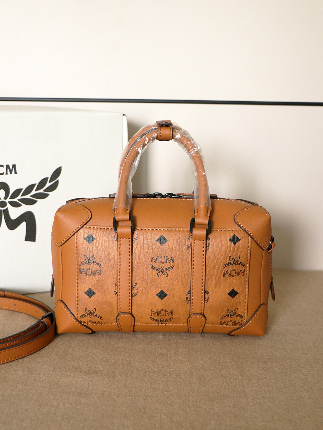 MCM(エムシーエム) カバン バッグハンド