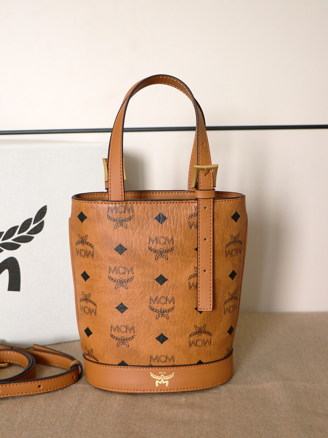 MCM(エムシーエム) カバン バッグハンド