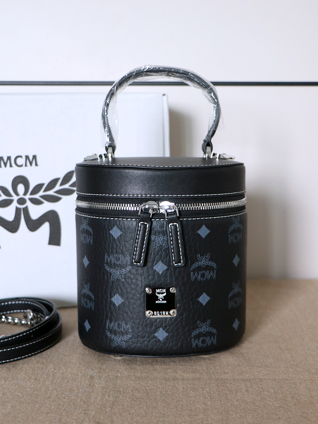 MCM(エムシーエム) カバン バッグハンド