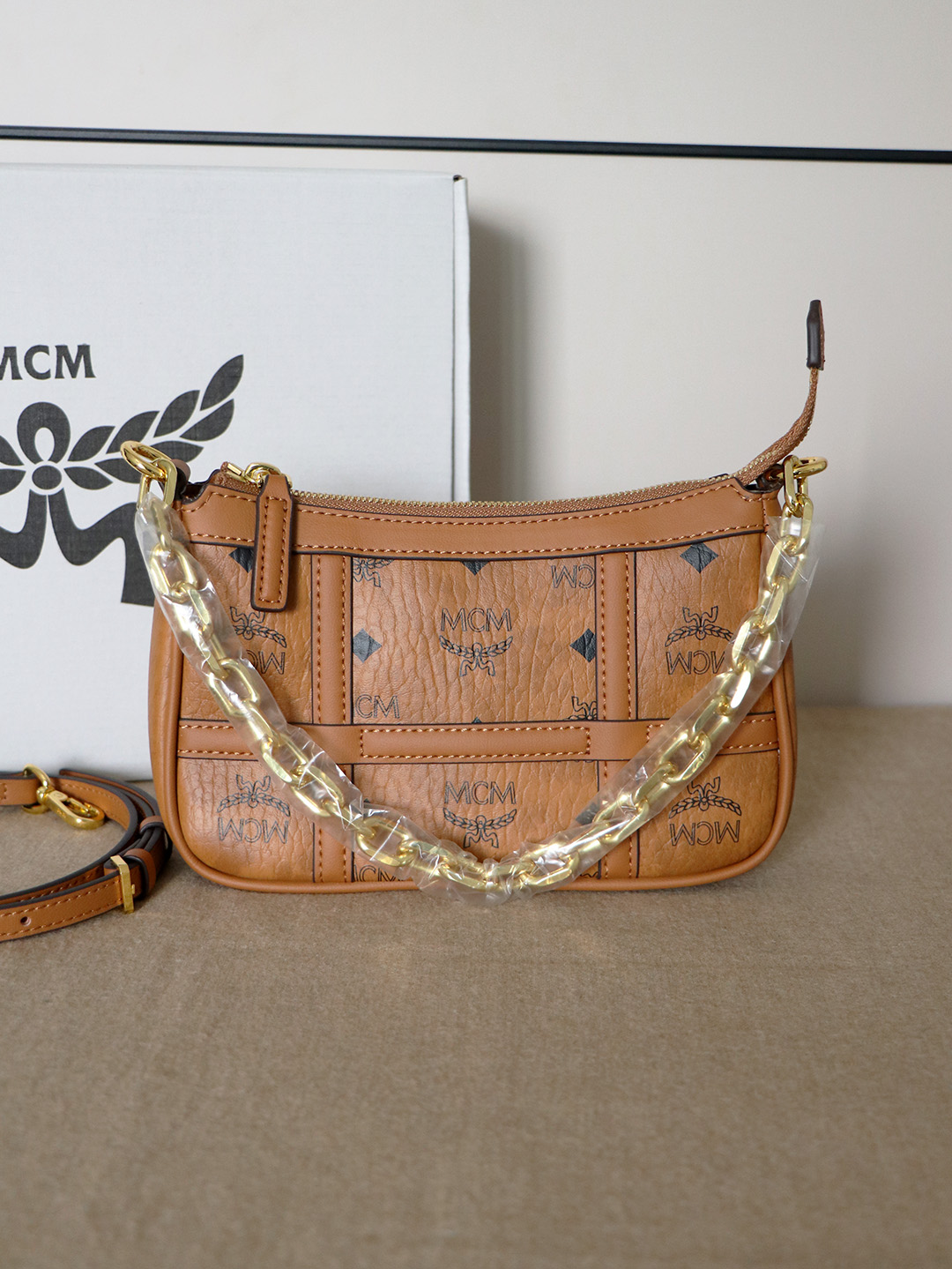 MCM(エムシーエム) カバン バッグハンド