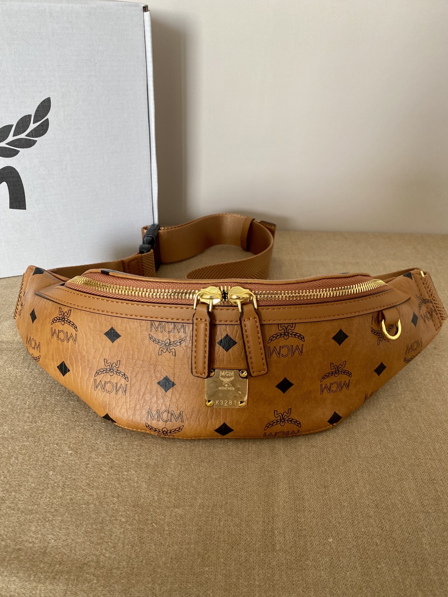 MCM(エムシーエム) カバン バッグハンド