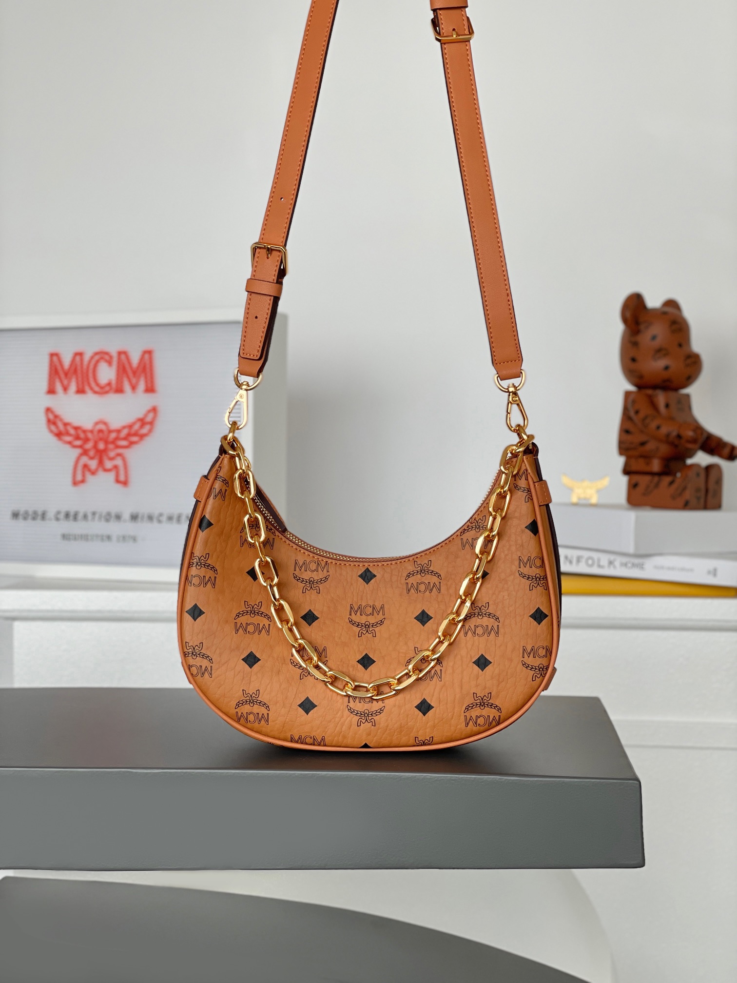 MCM(エムシーエム) カバン バッグハンド
