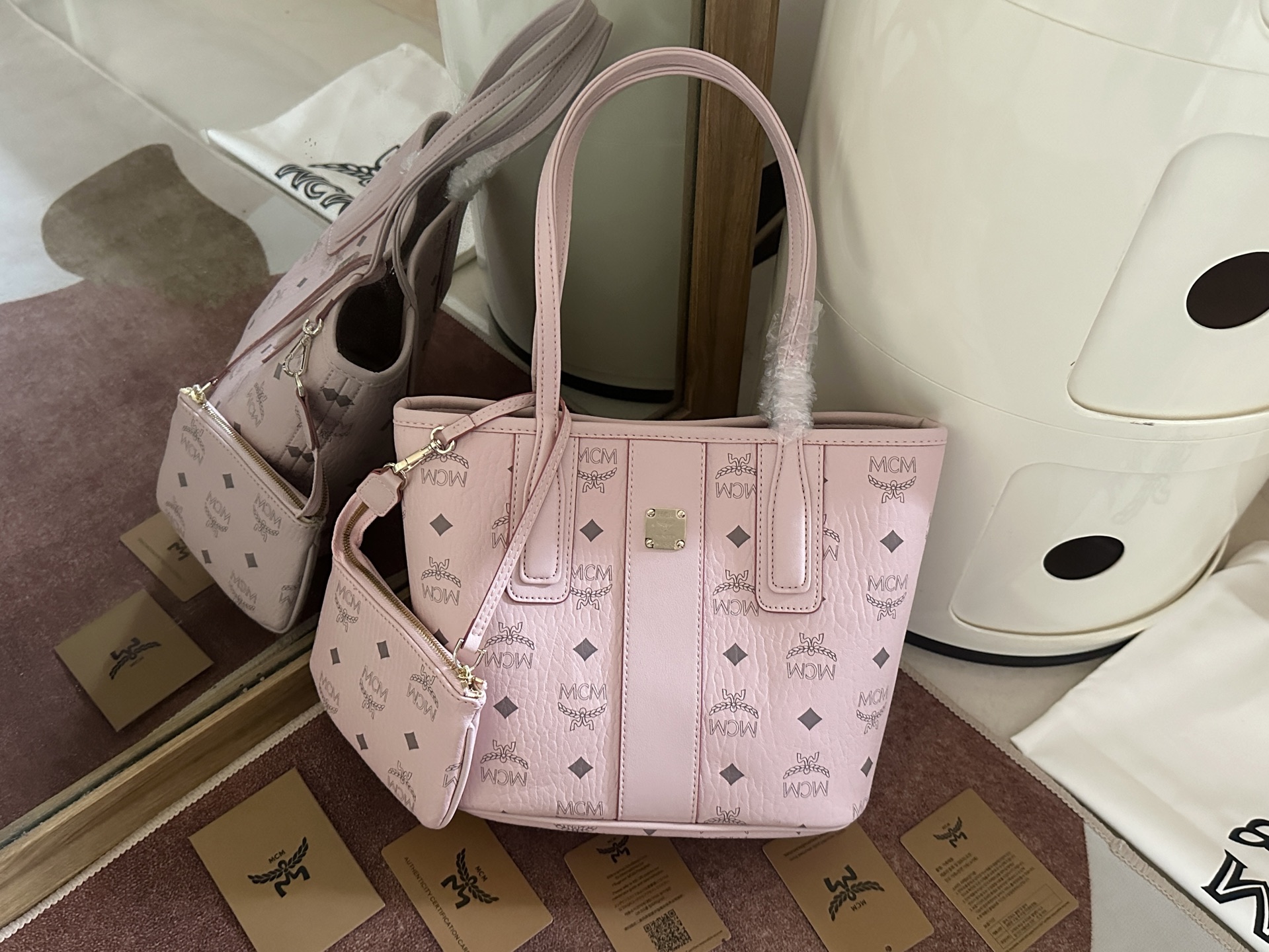 MCM(エムシーエム) カバン バッグハンド