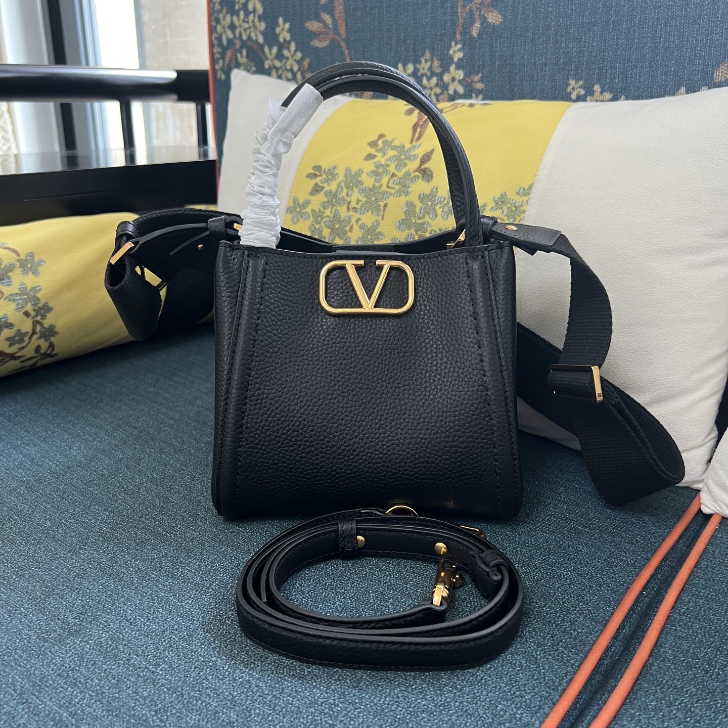 ヴァレンティノ カバン バッグ 2WAYショルダーハンドバッグ VLOGO SIG
