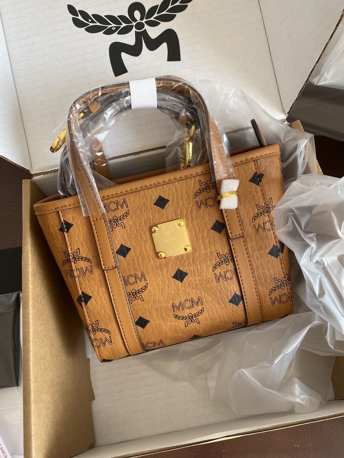 MCM(エムシーエム) カバン バッグハンド