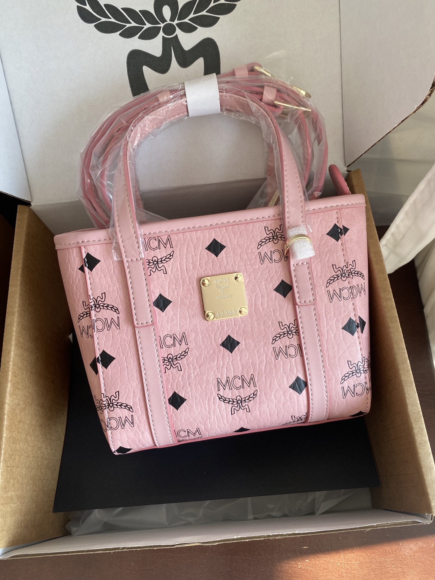 MCM(エムシーエム) カバン バッグハンド