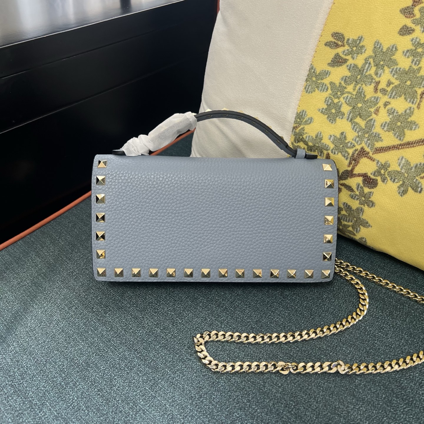 ヴァレンティノ カバン バッグ ショルダーハンドバッグ GARAVANI ROCKSTUD