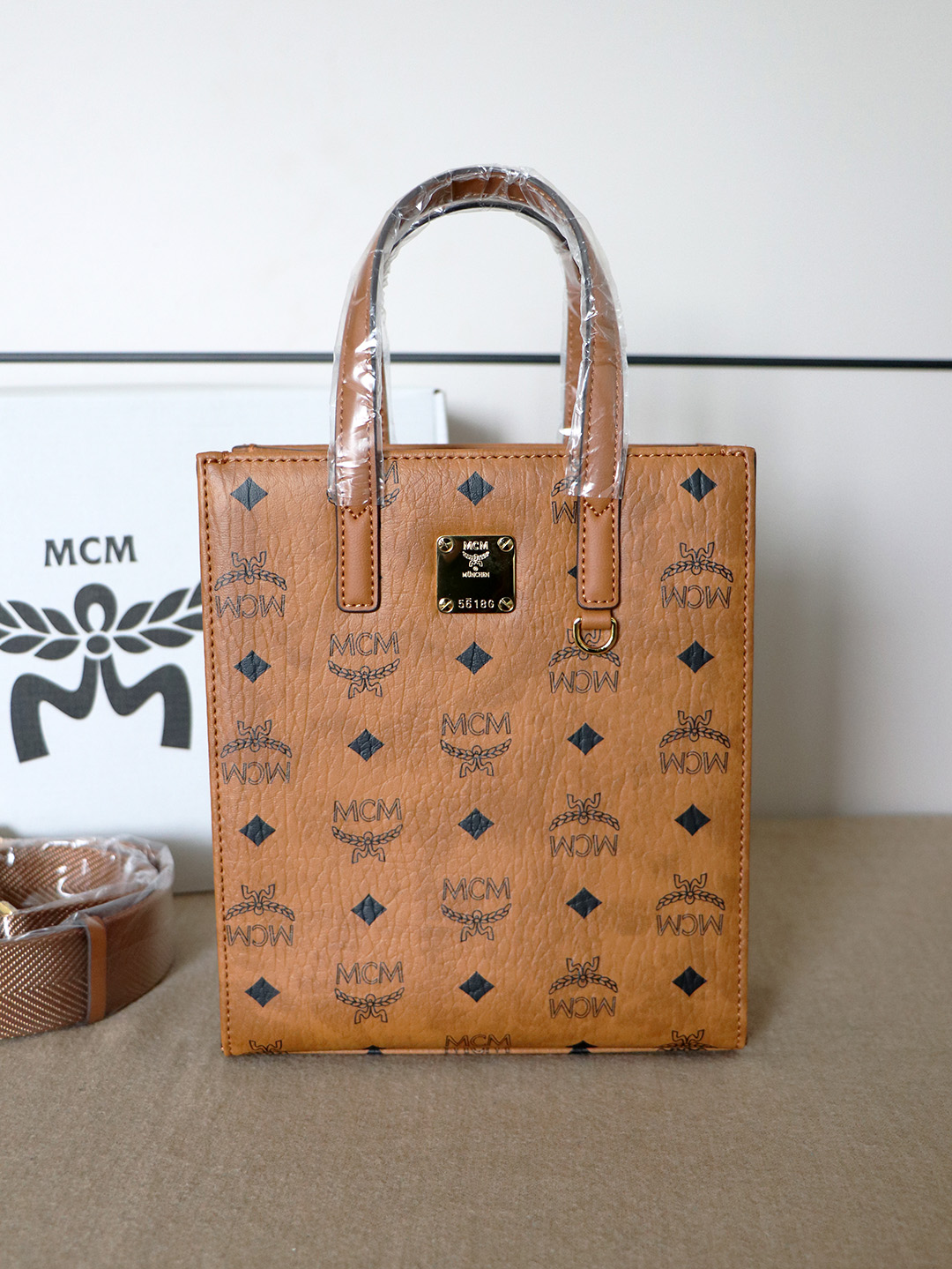MCM(エムシーエム) カバン バッグハンド