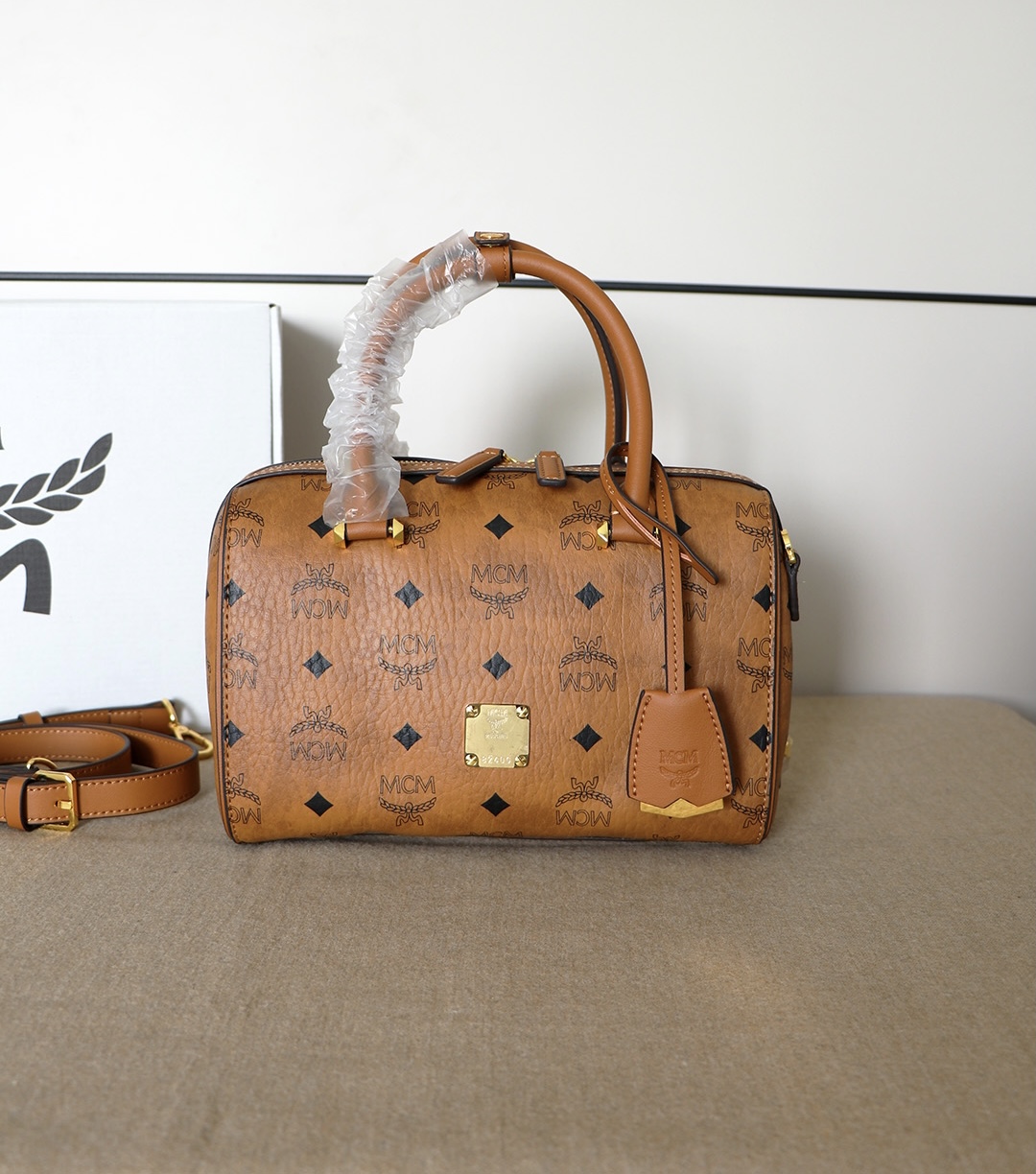 MCM(エムシーエム) カバン バッグハンド
