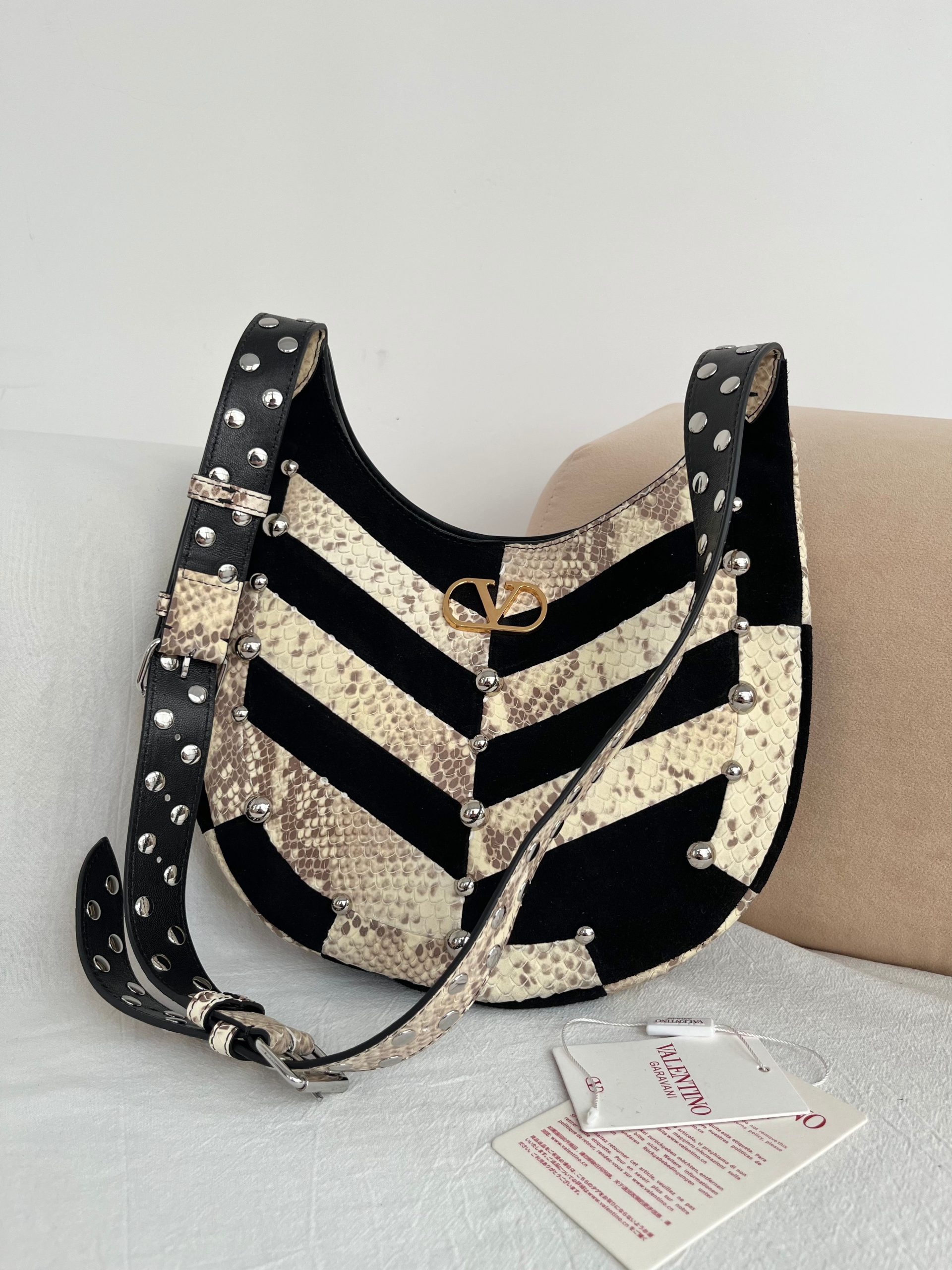 ヴァレンティノカバン バッグ ショルダーハンドバッグ GARAVANI HOBOHO HOBO 2606